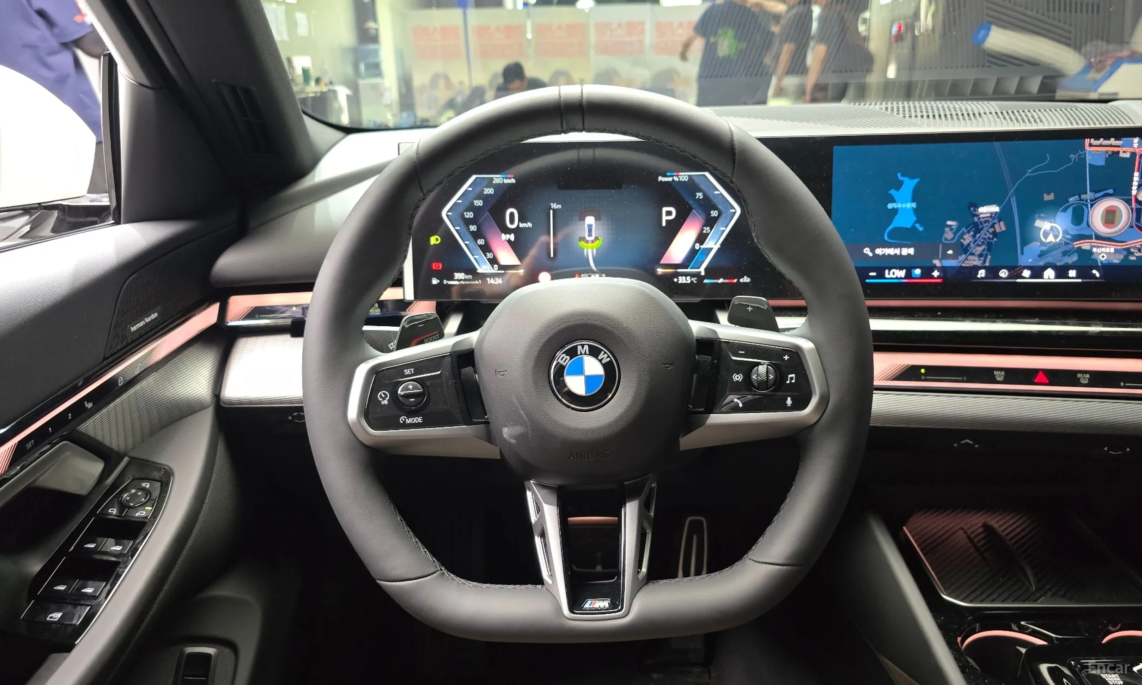 BMW 5 Series (G60) превью 13