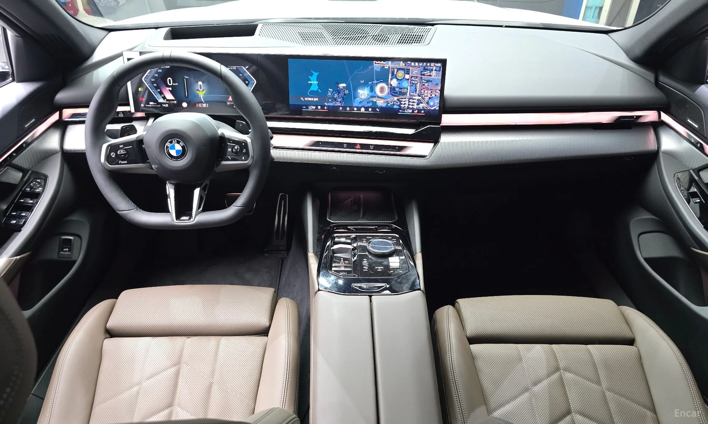 BMW 5 Series (G60) превью 7