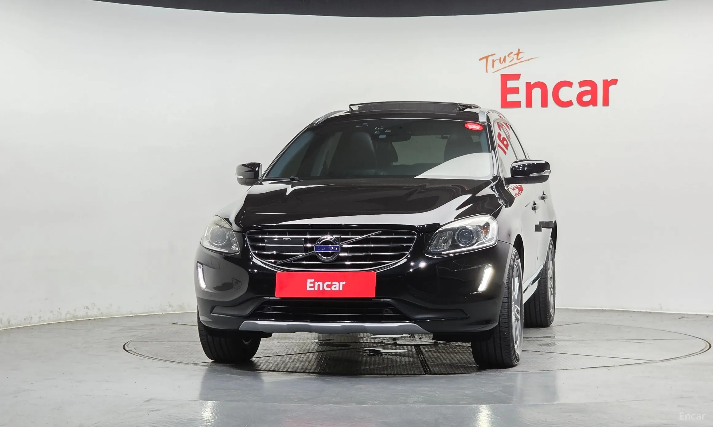 Volvo XC60 превью 3