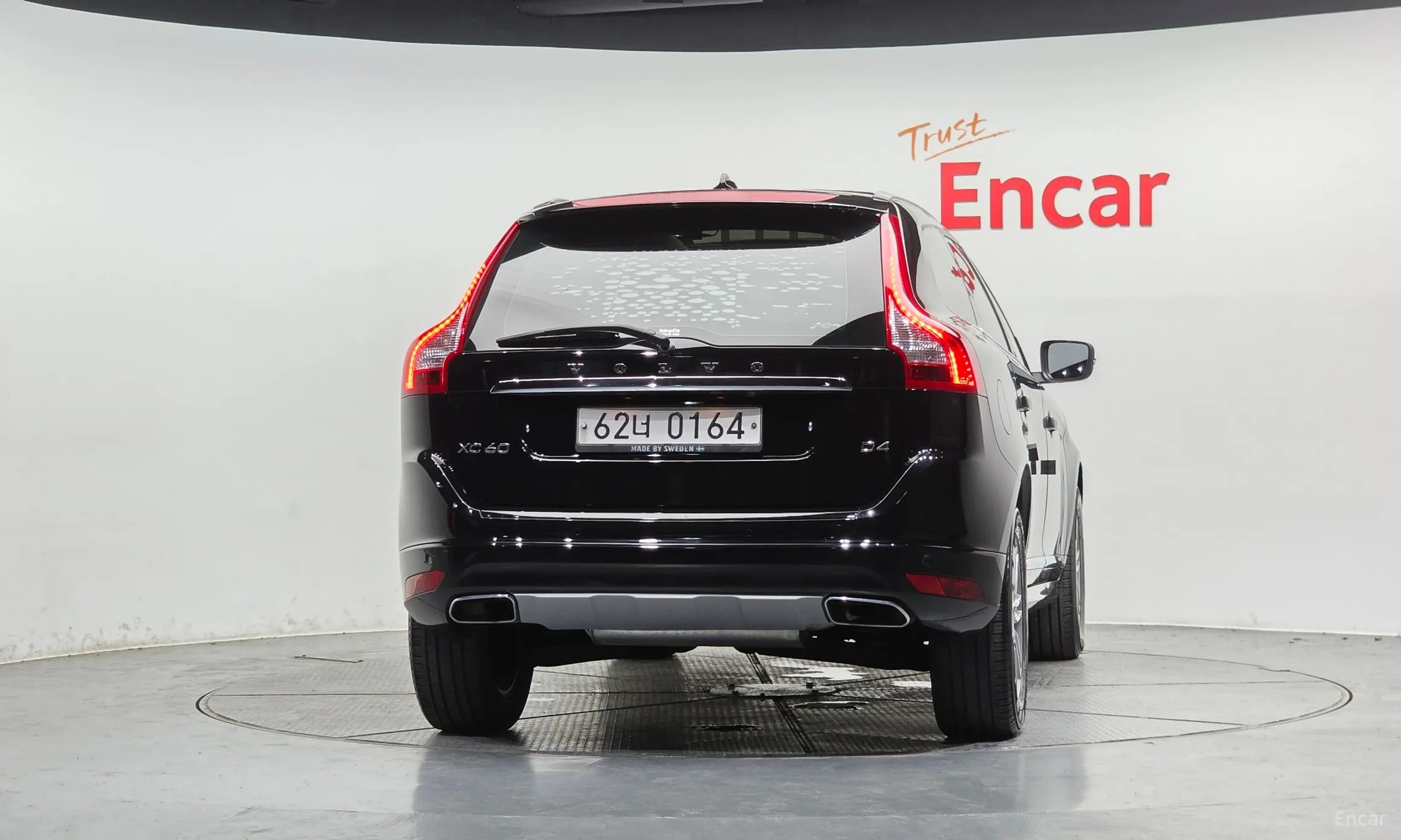 Volvo XC60 превью 4