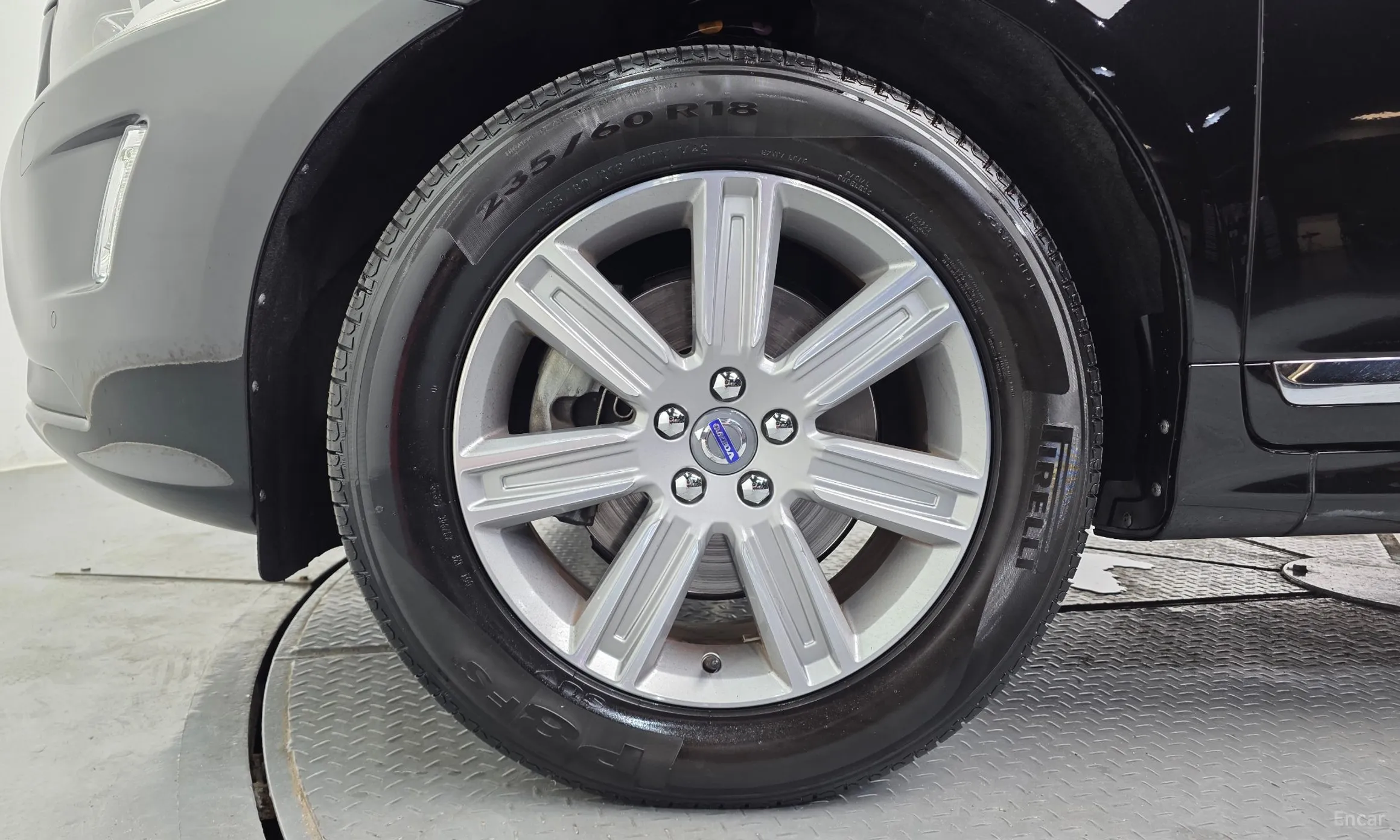 Volvo XC60 превью 5