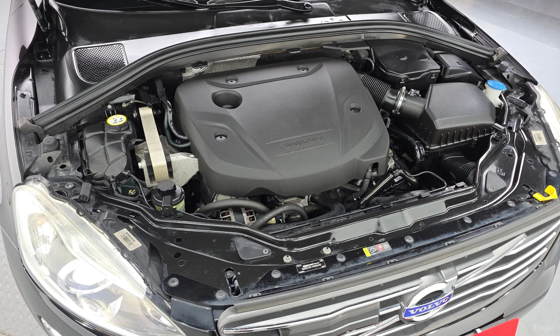 Volvo XC60 превью 6