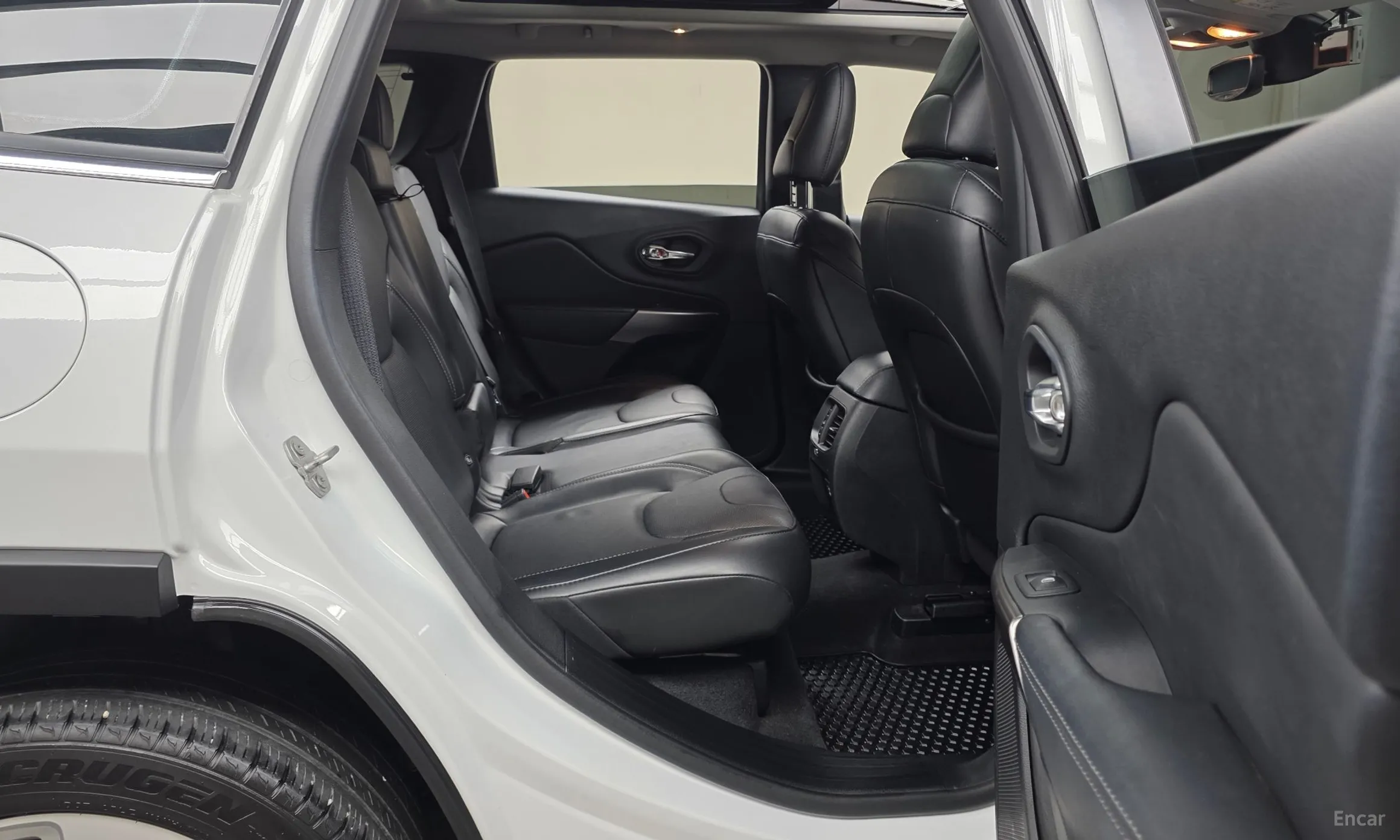 Jeep Cherokee (KL) превью 11