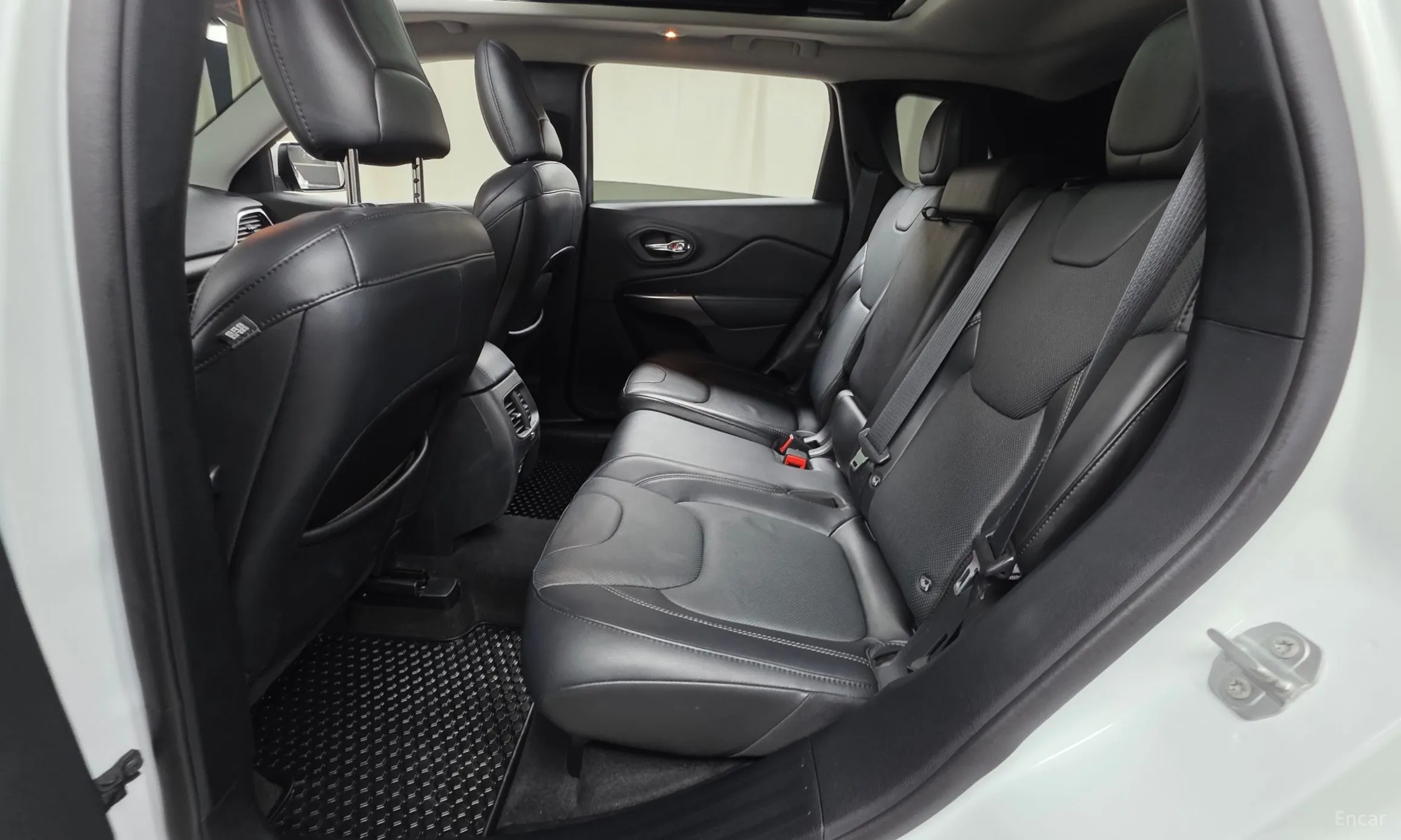 Jeep Cherokee (KL) превью 12