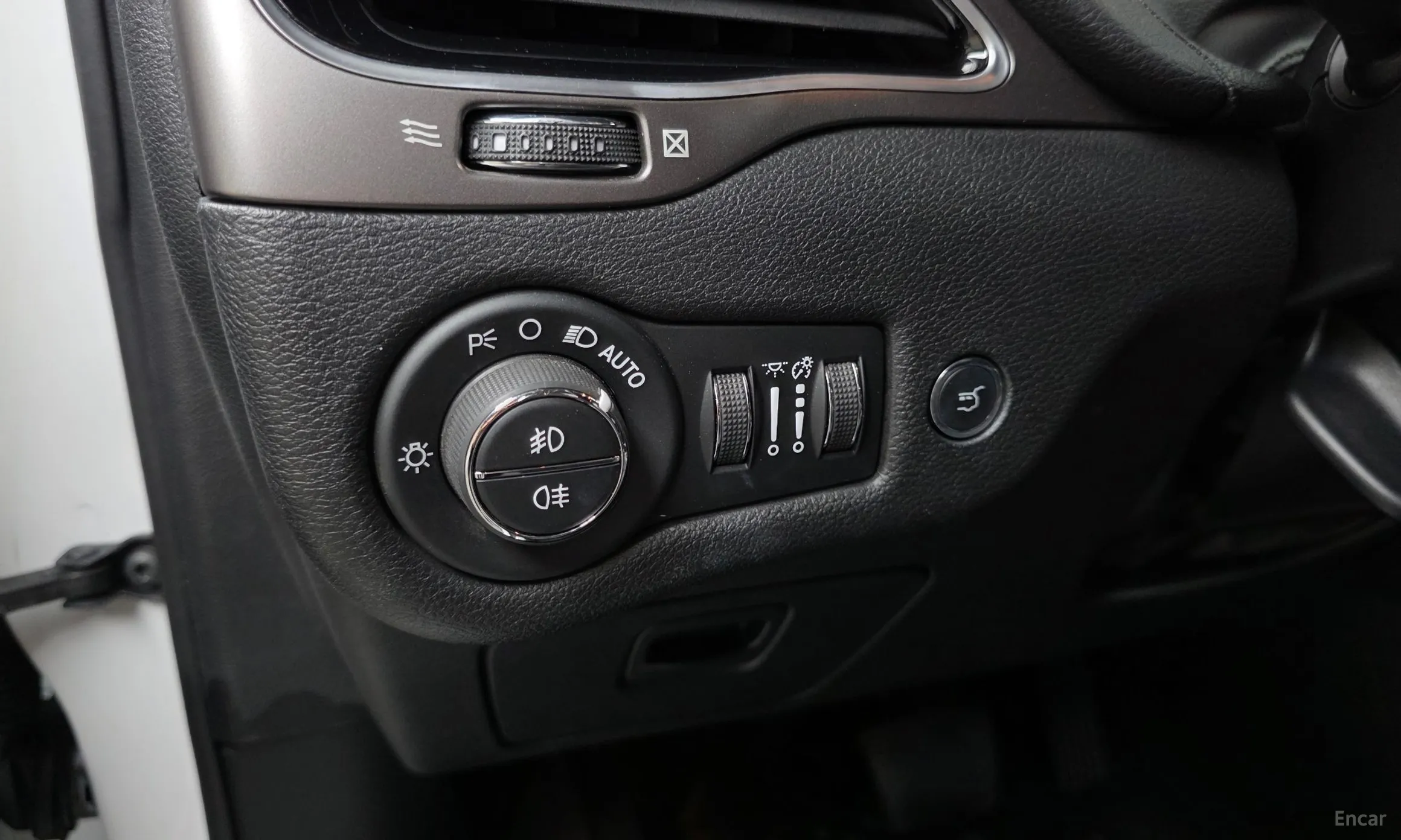 Jeep Cherokee (KL) превью 20