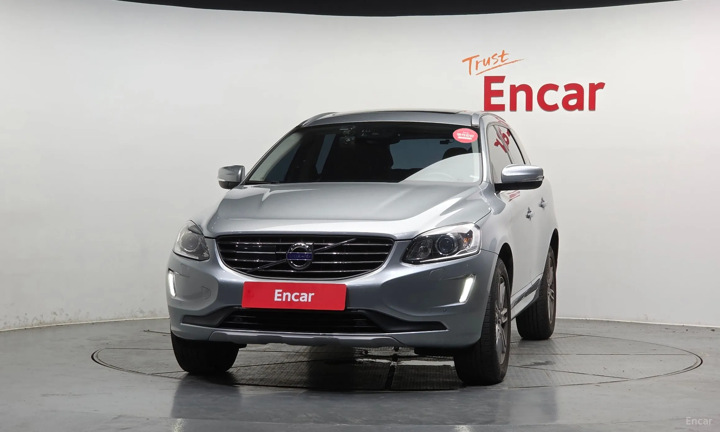 Volvo XC60 превью 3