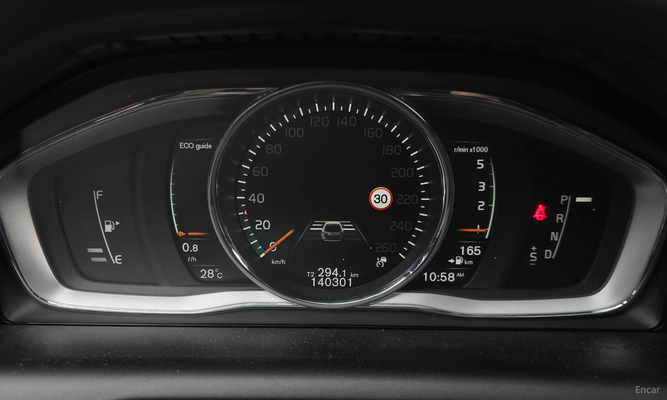 Volvo XC60 превью 8