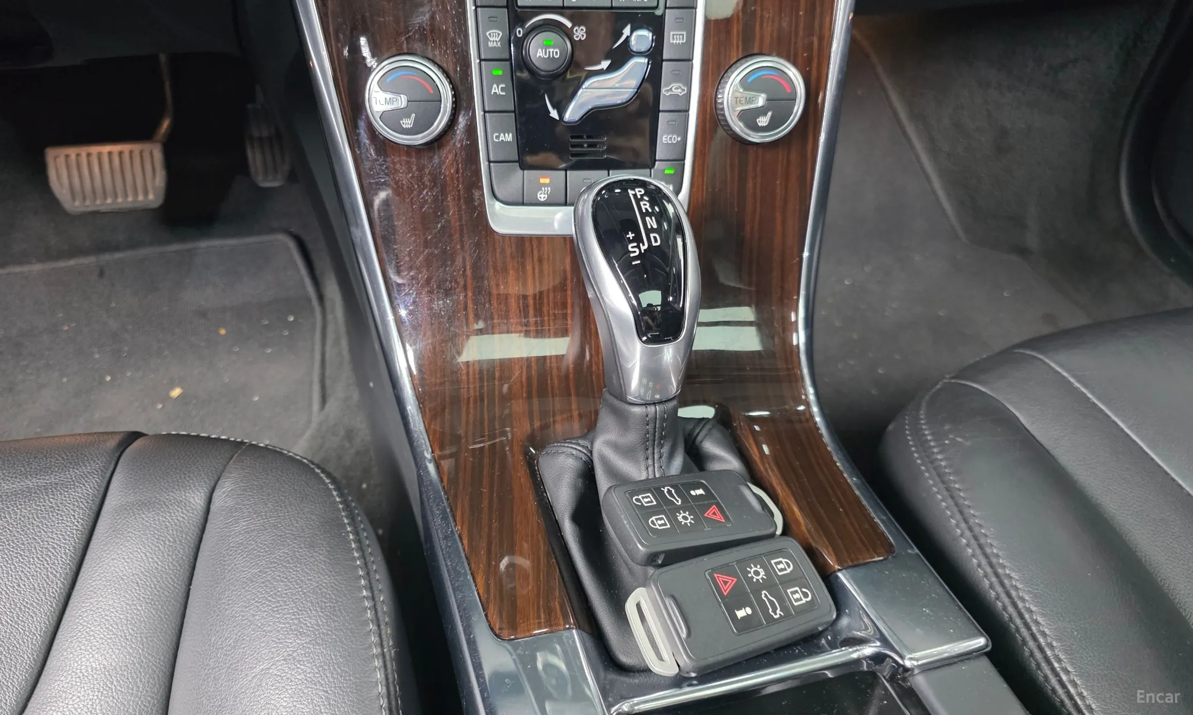 Volvo XC60 превью 9
