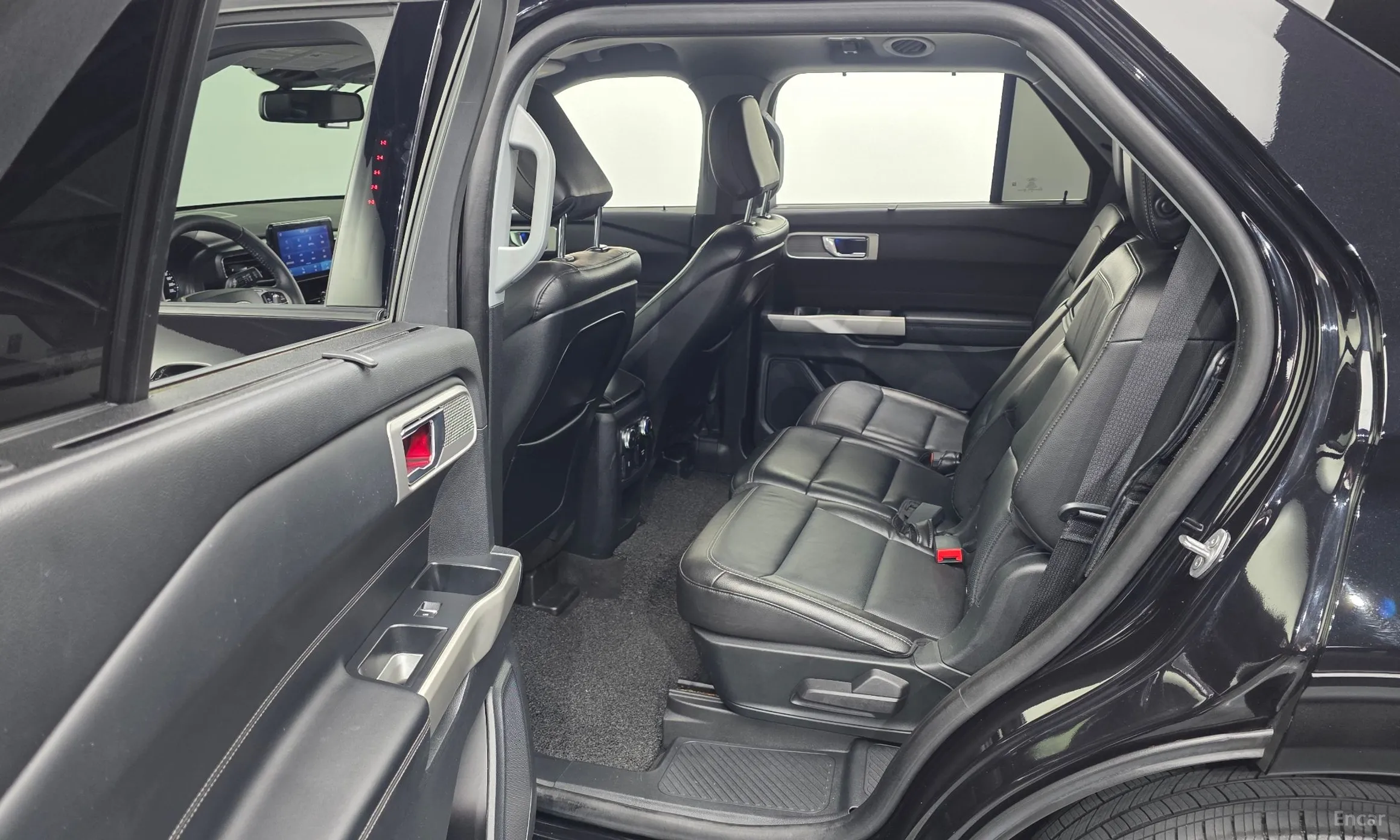 Ford Explorer 6th Generation превью 11