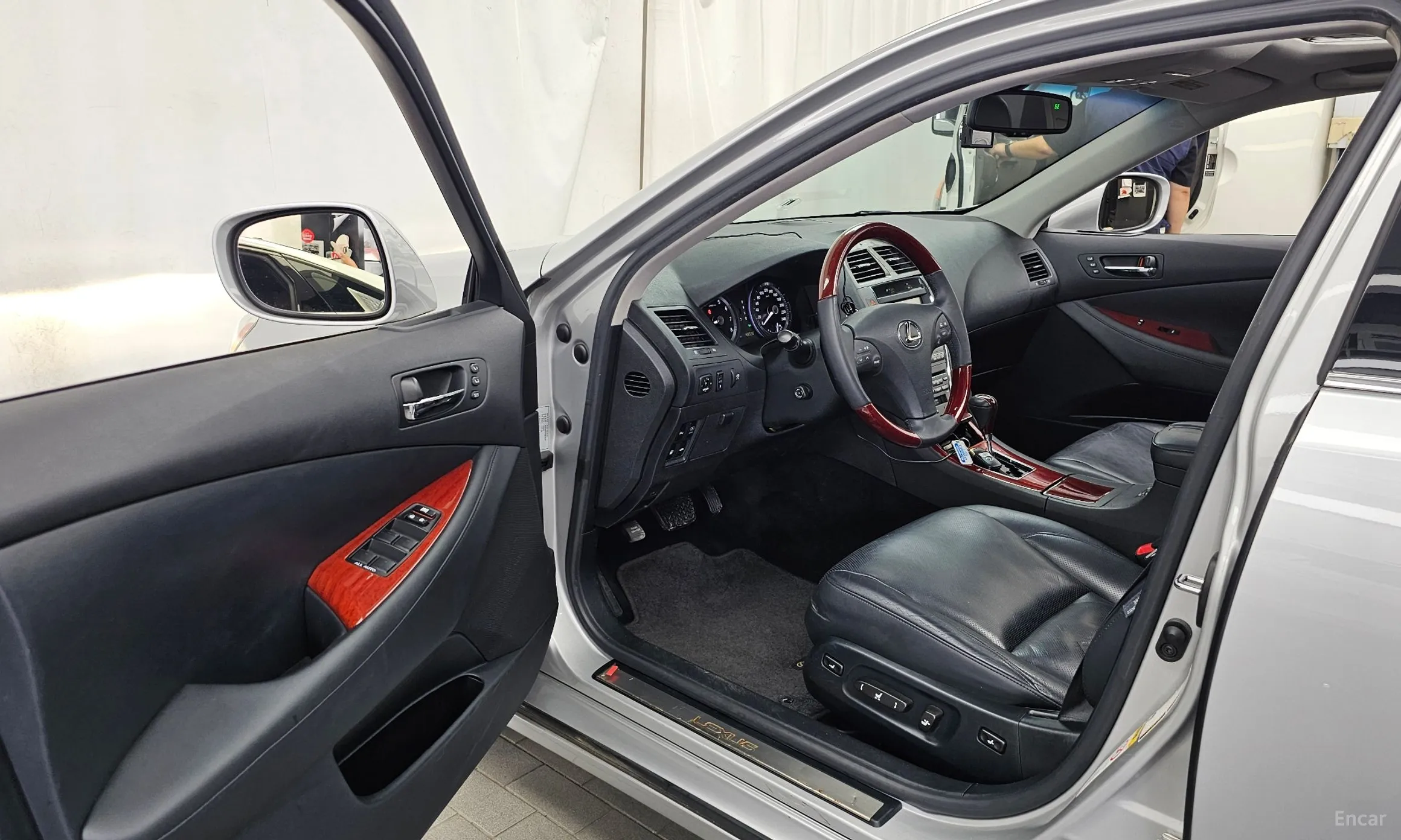 Lexus ES350 превью 10