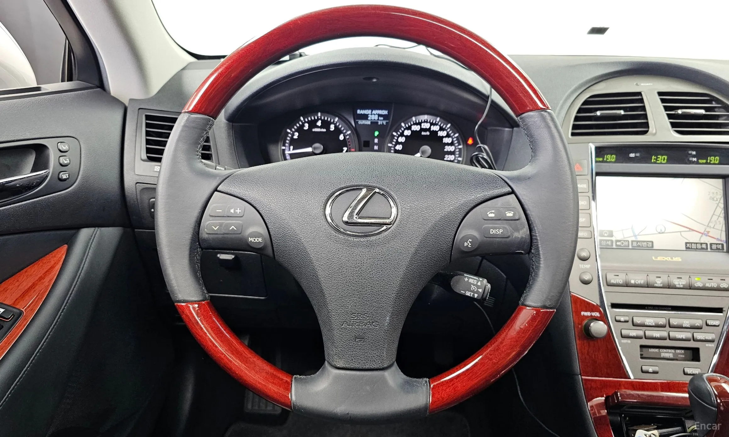 Lexus ES350 превью 13