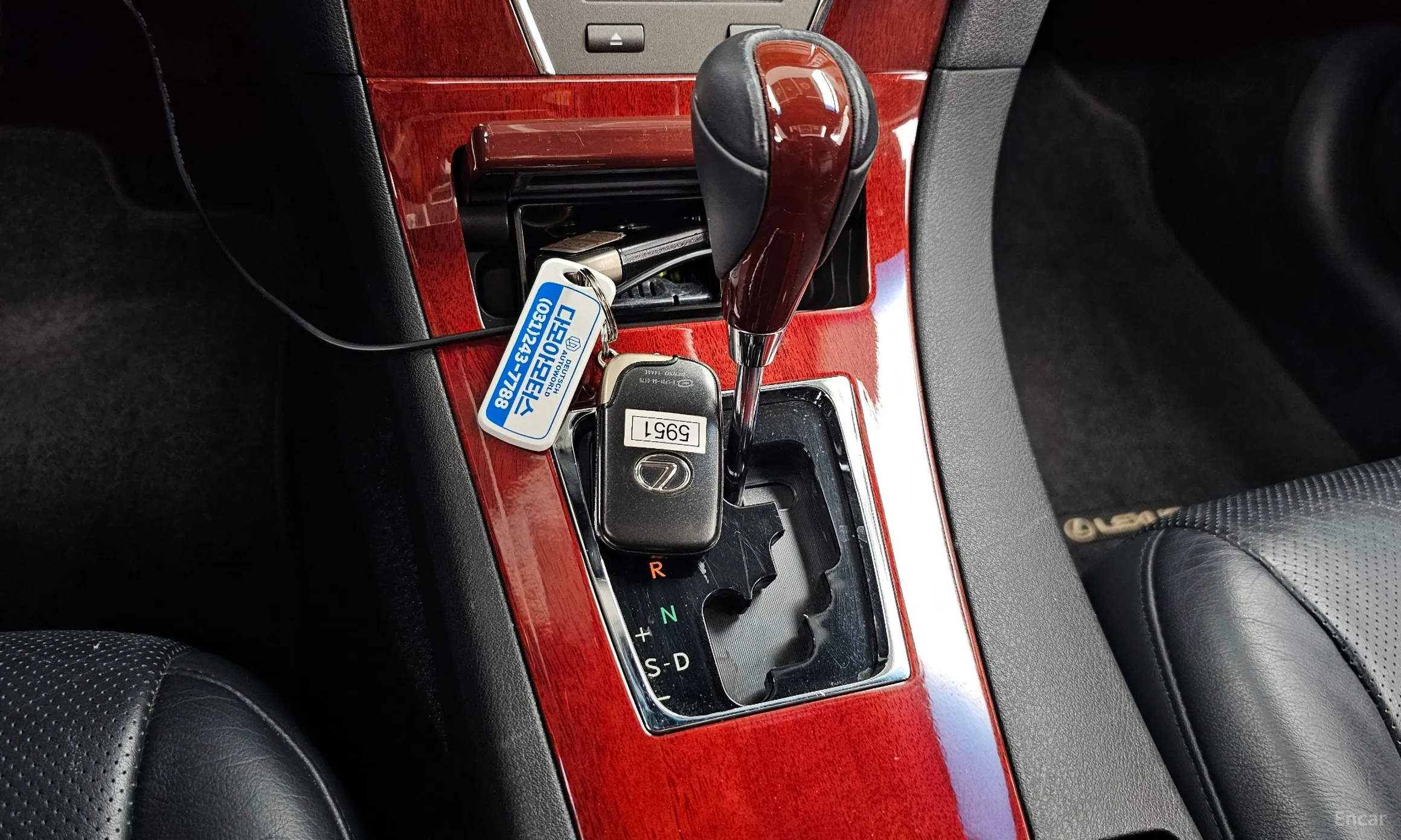 Lexus ES350 превью 9