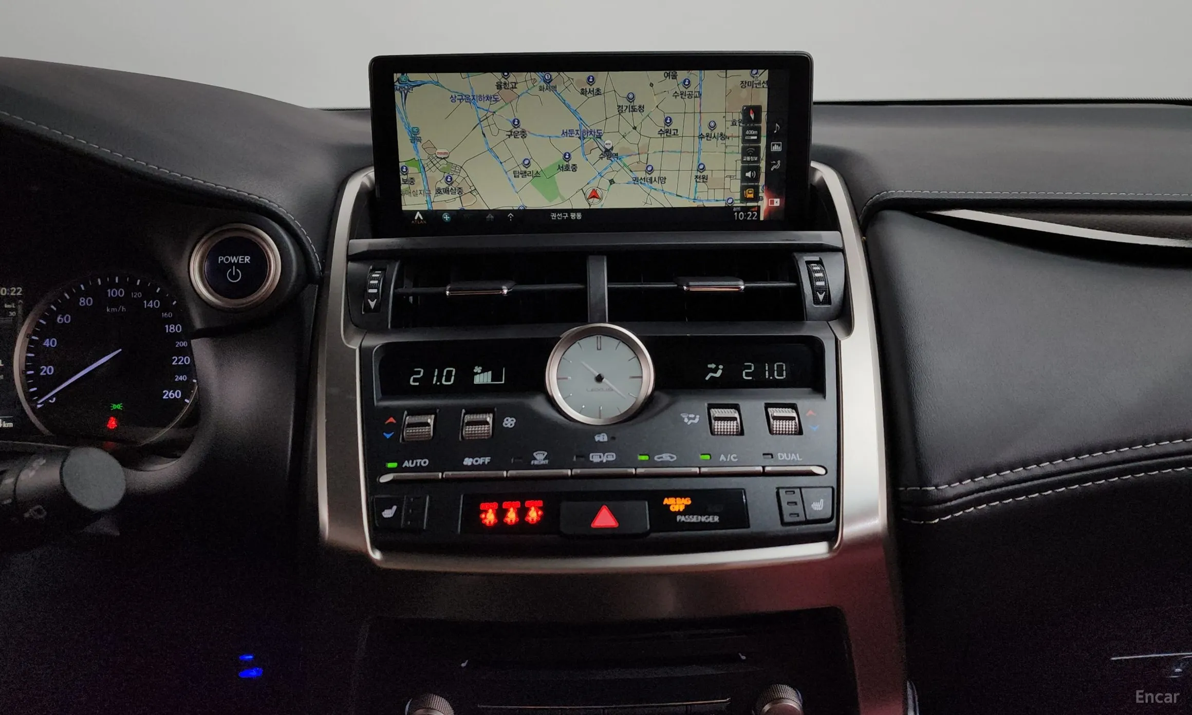 Lexus NX300h превью 13