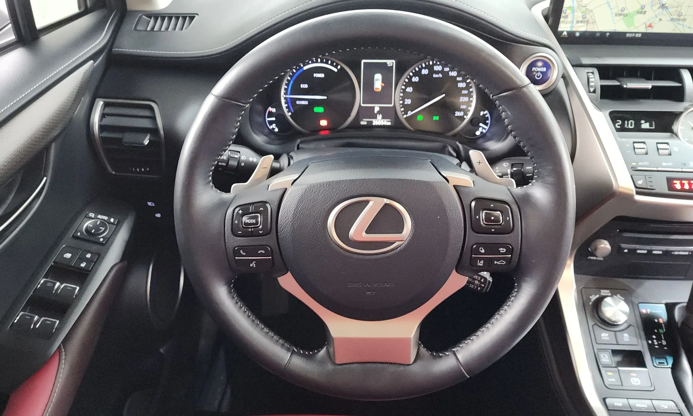 Lexus NX300h превью 14