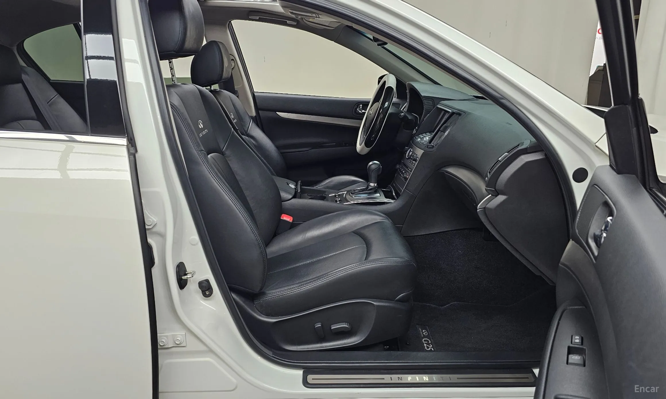 Infiniti G25 превью 11