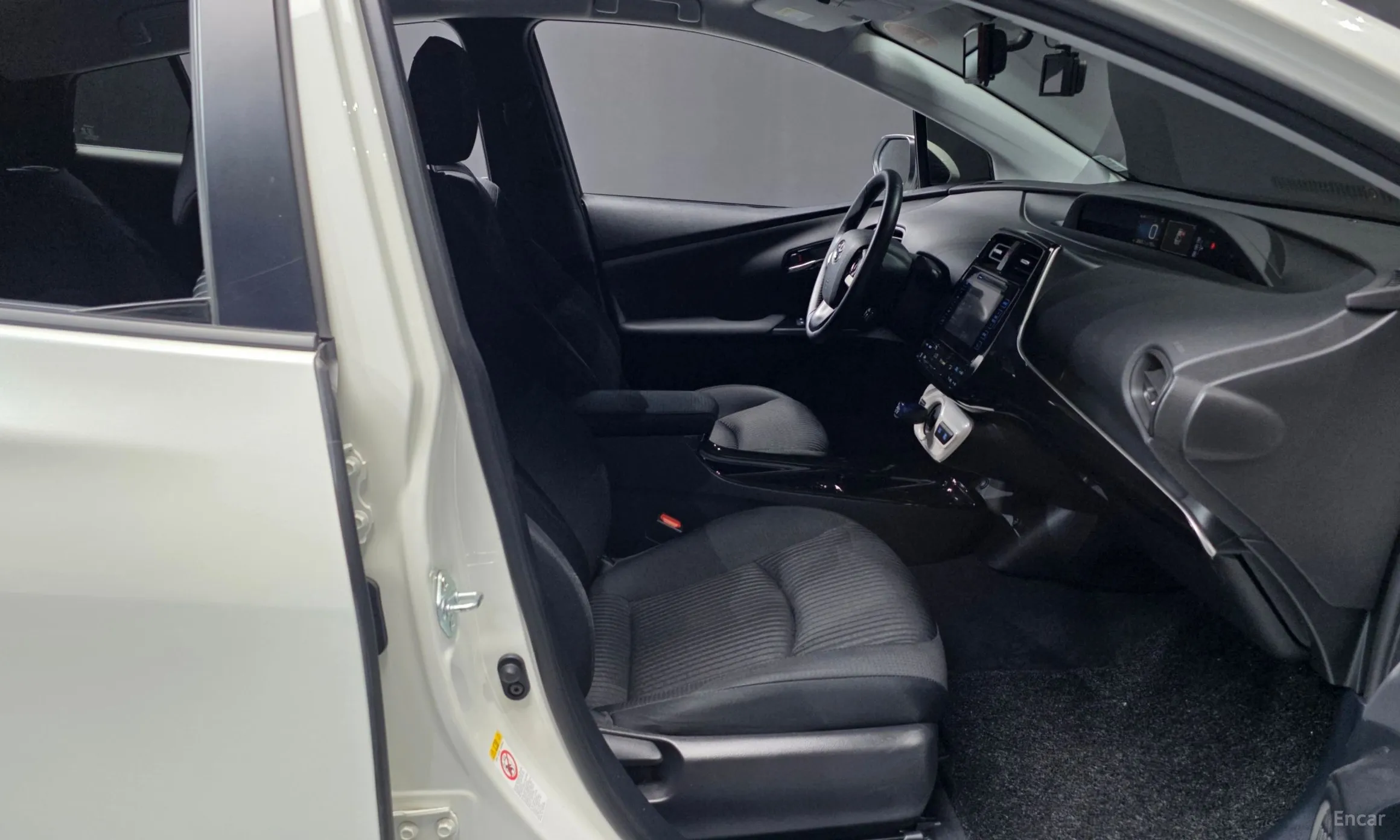 Toyota Prius 4th Generation превью 11