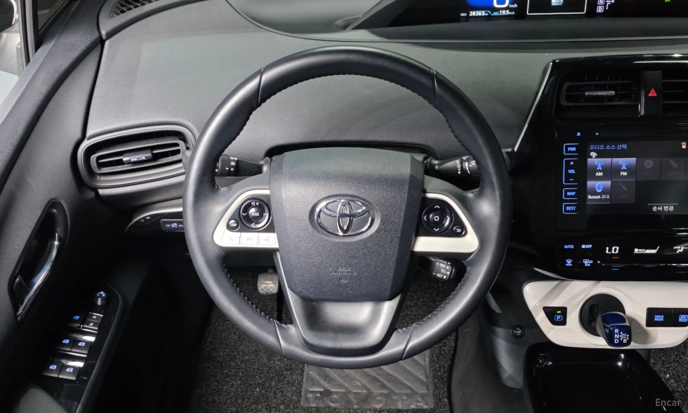 Toyota Prius 4th Generation превью 13