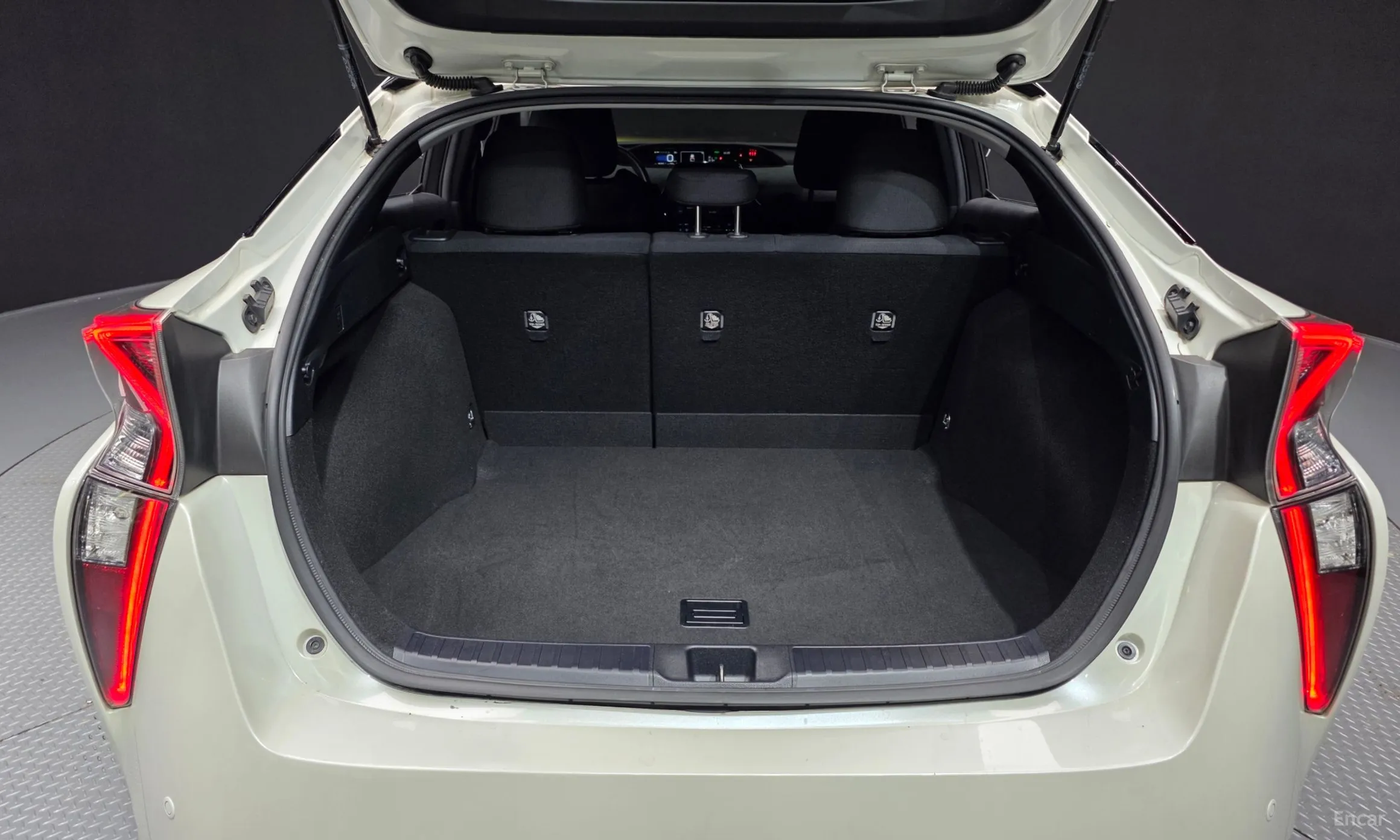 Toyota Prius 4th Generation превью 20