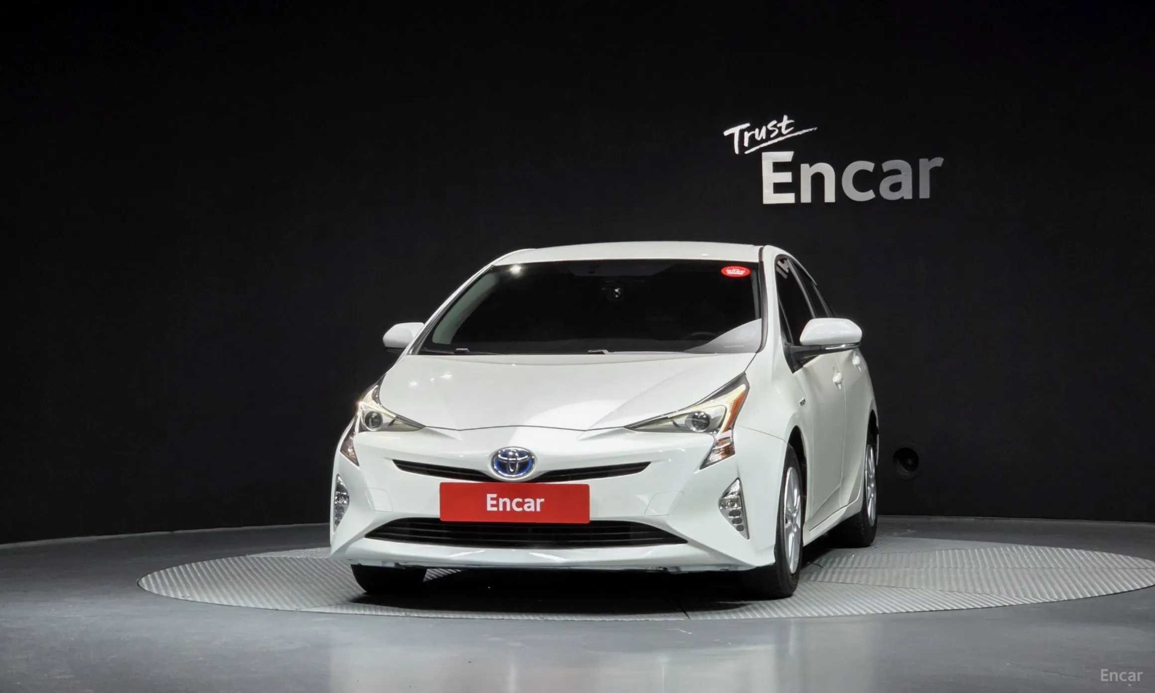 Toyota Prius 4th Generation превью 3
