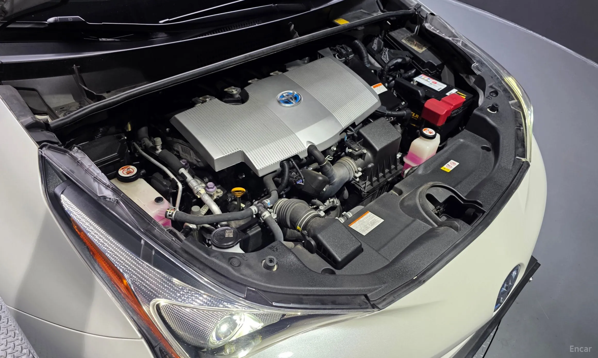 Toyota Prius 4th Generation превью 6