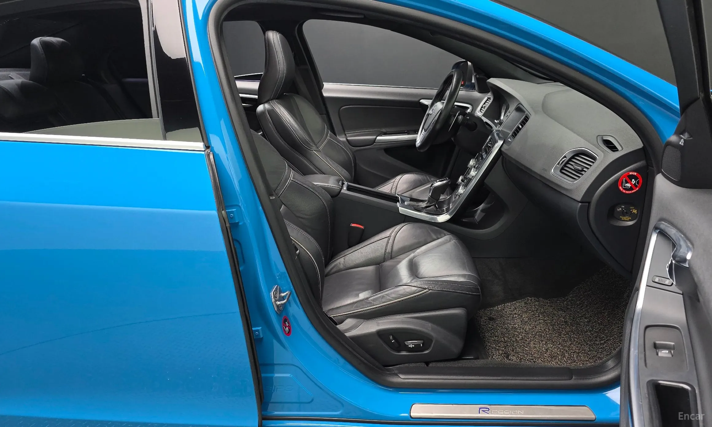 Volvo S60 превью 11