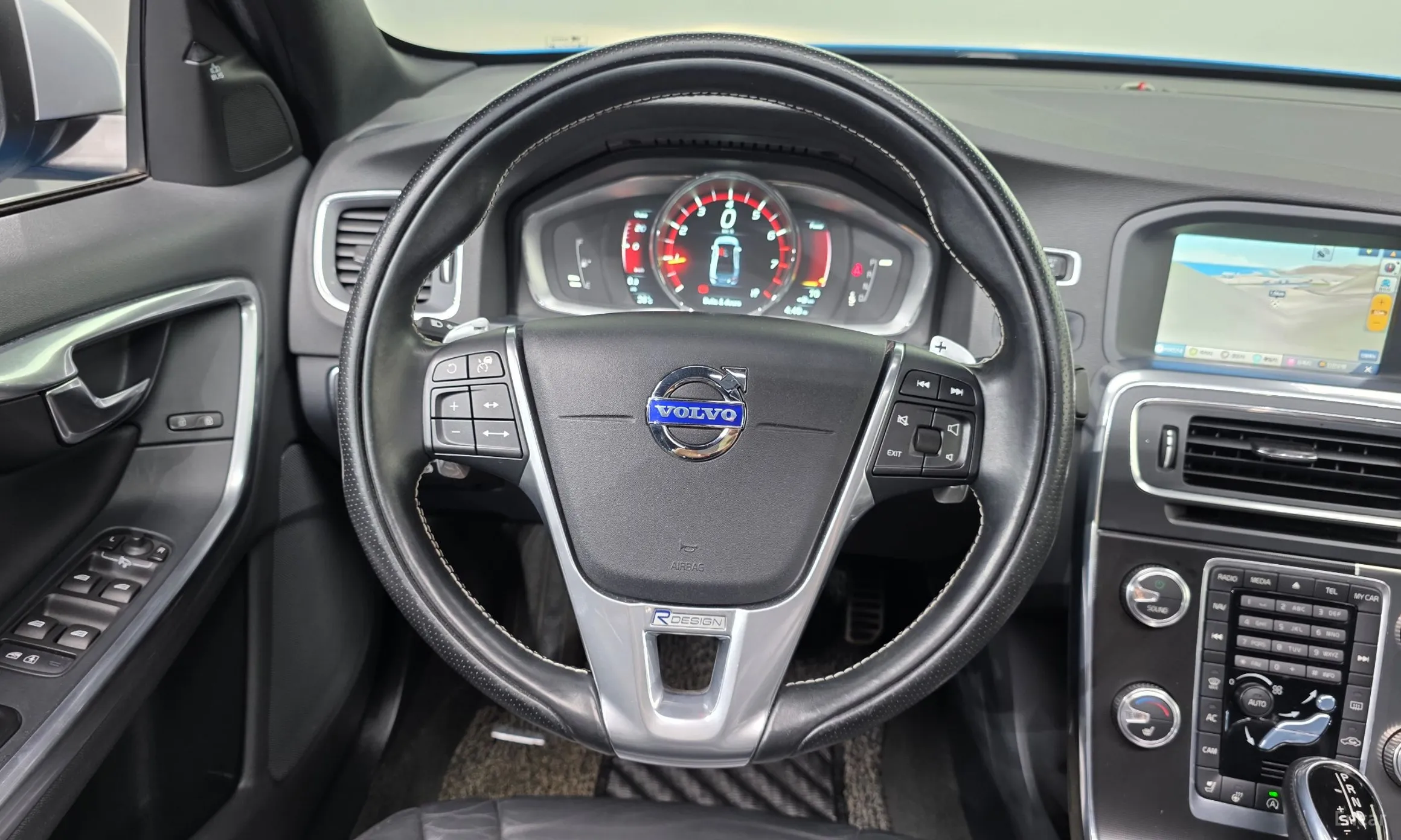Volvo S60 превью 13