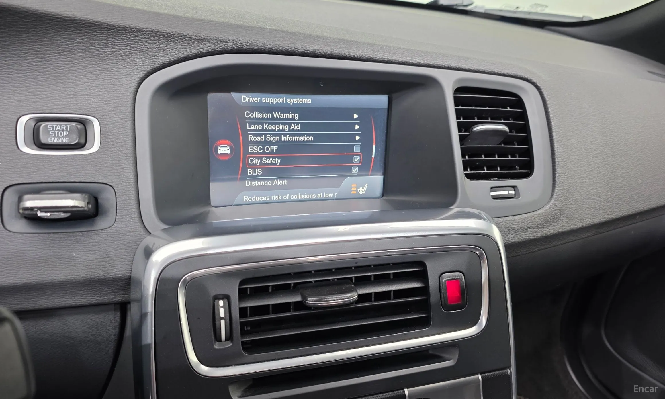 Volvo S60 превью 14