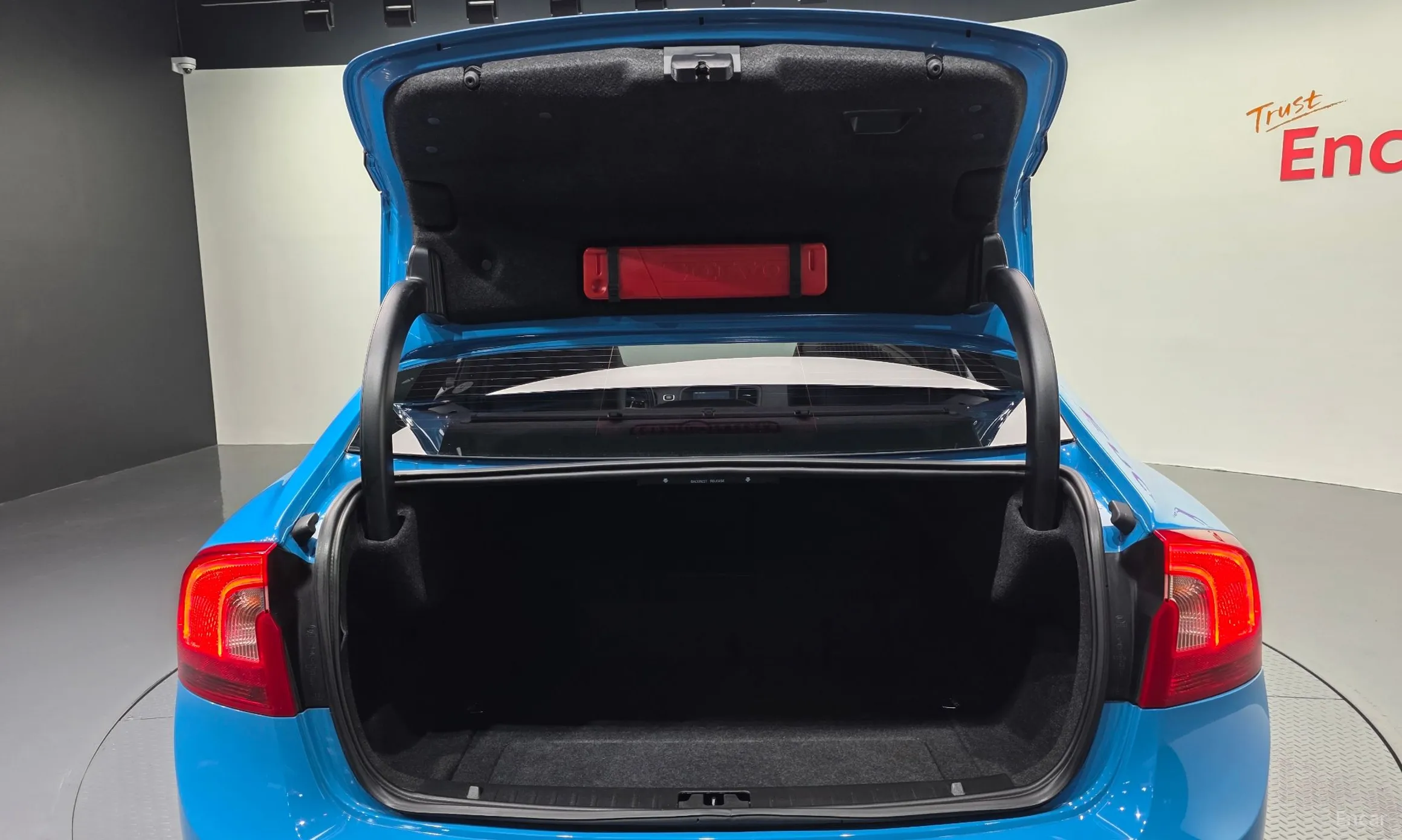 Volvo S60 превью 20