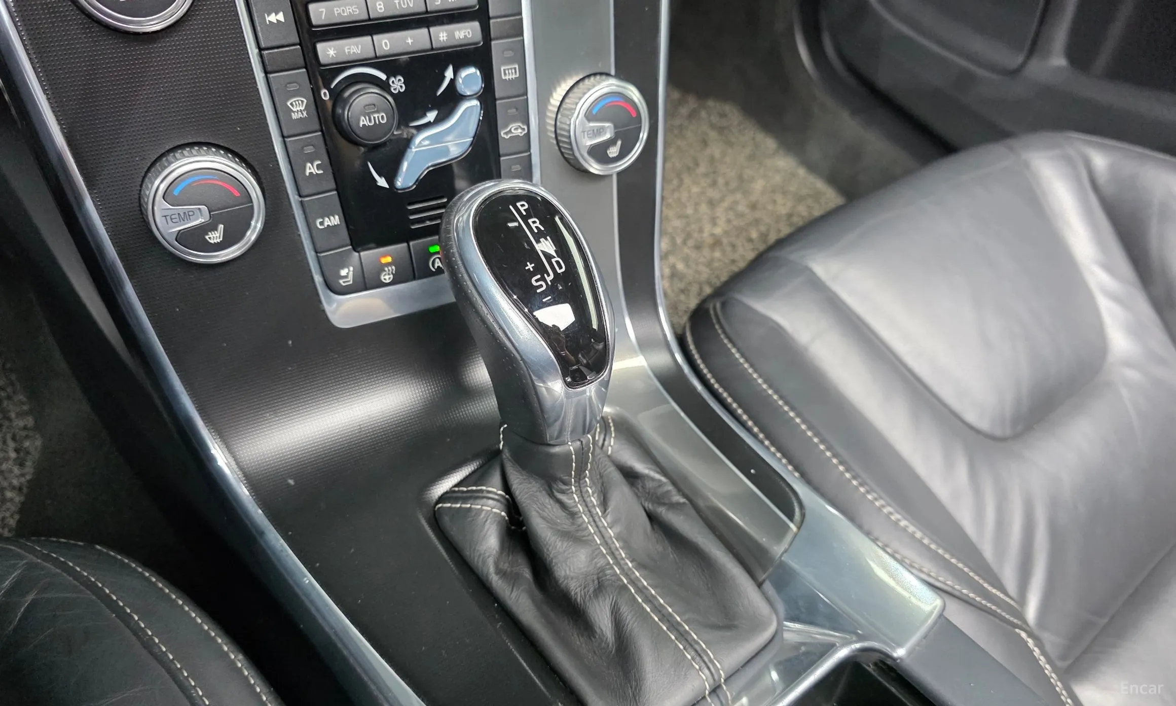 Volvo S60 превью 9
