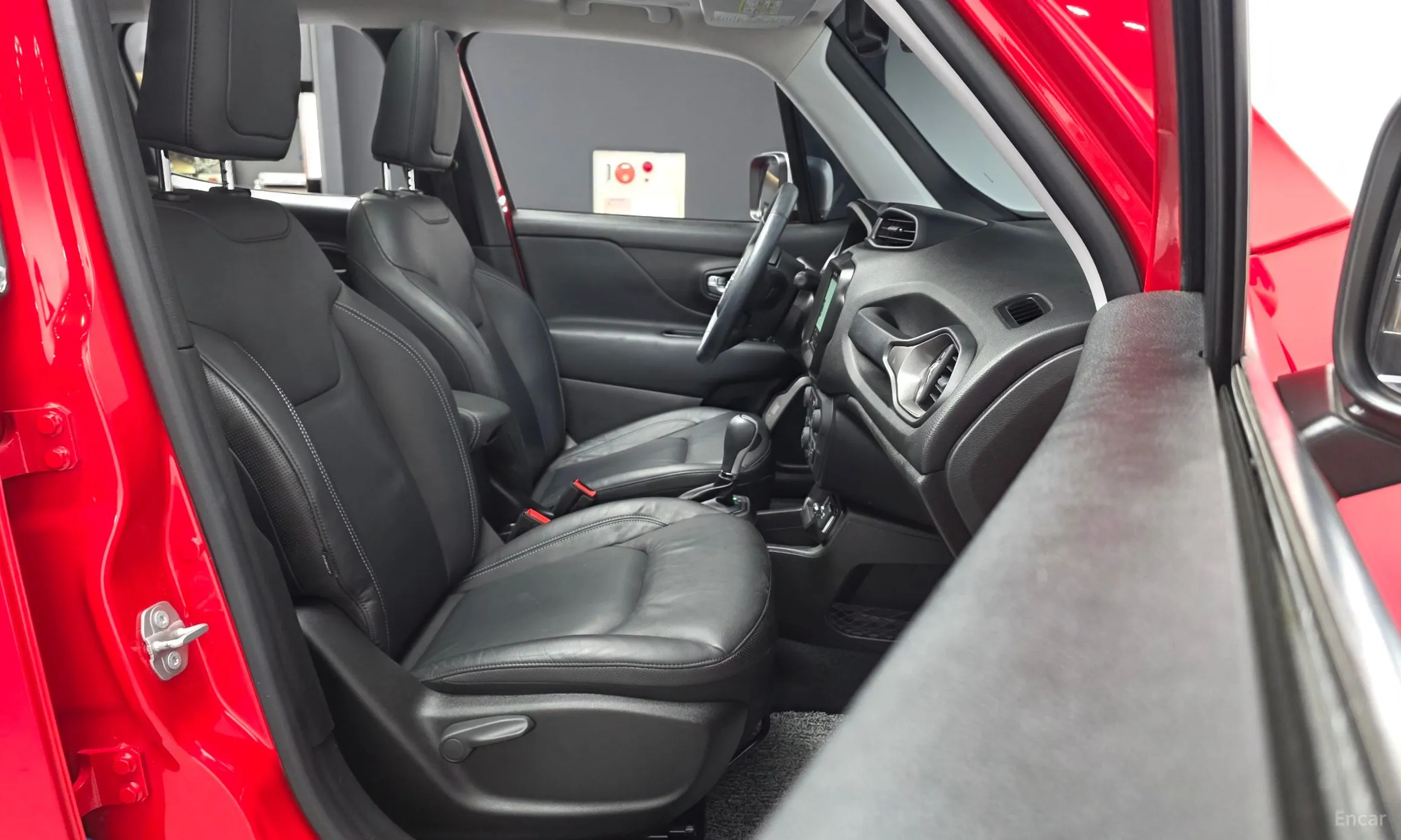 Jeep Renegade превью 11