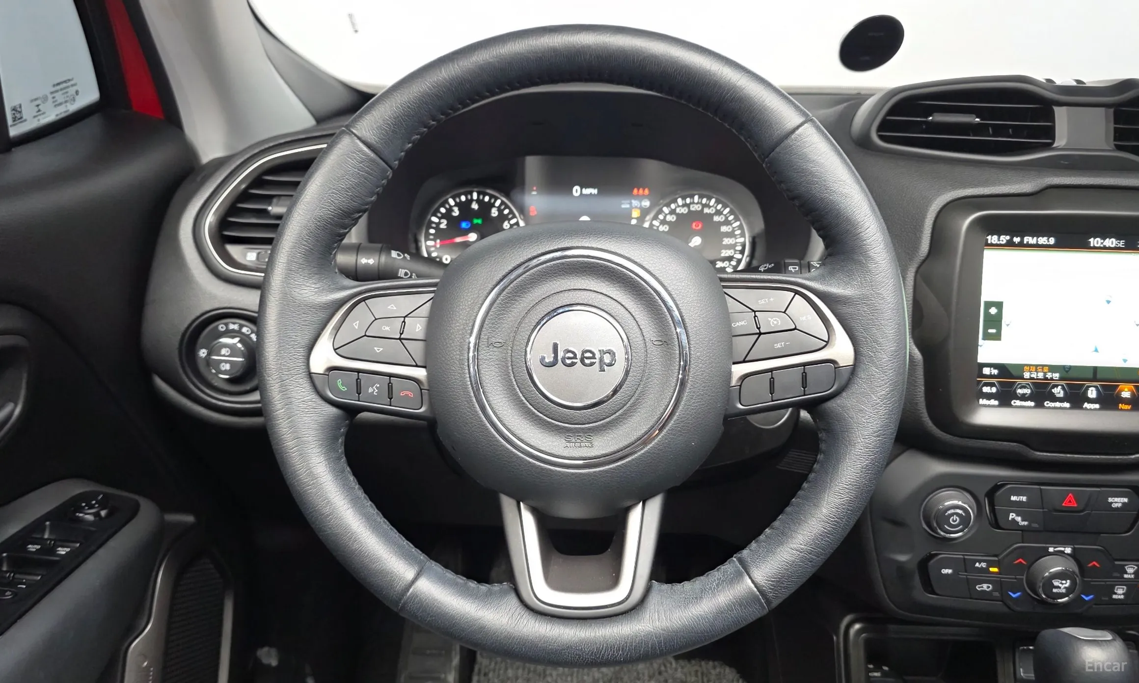 Jeep Renegade превью 13