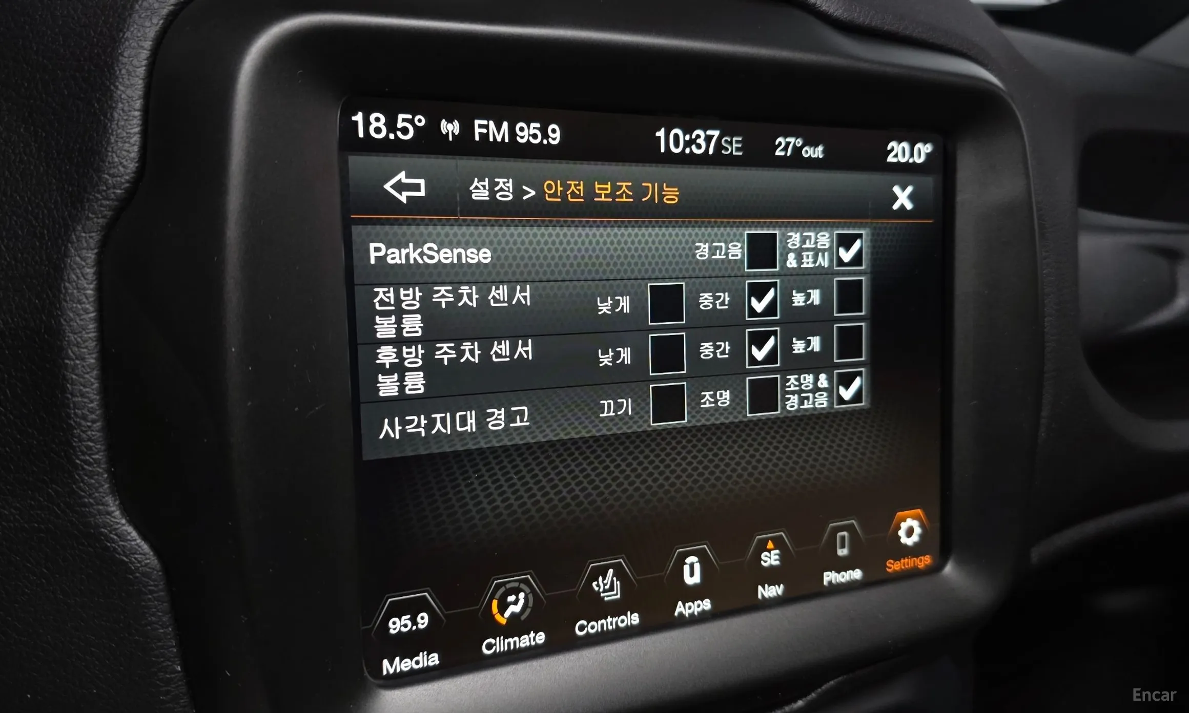 Jeep Renegade превью 15