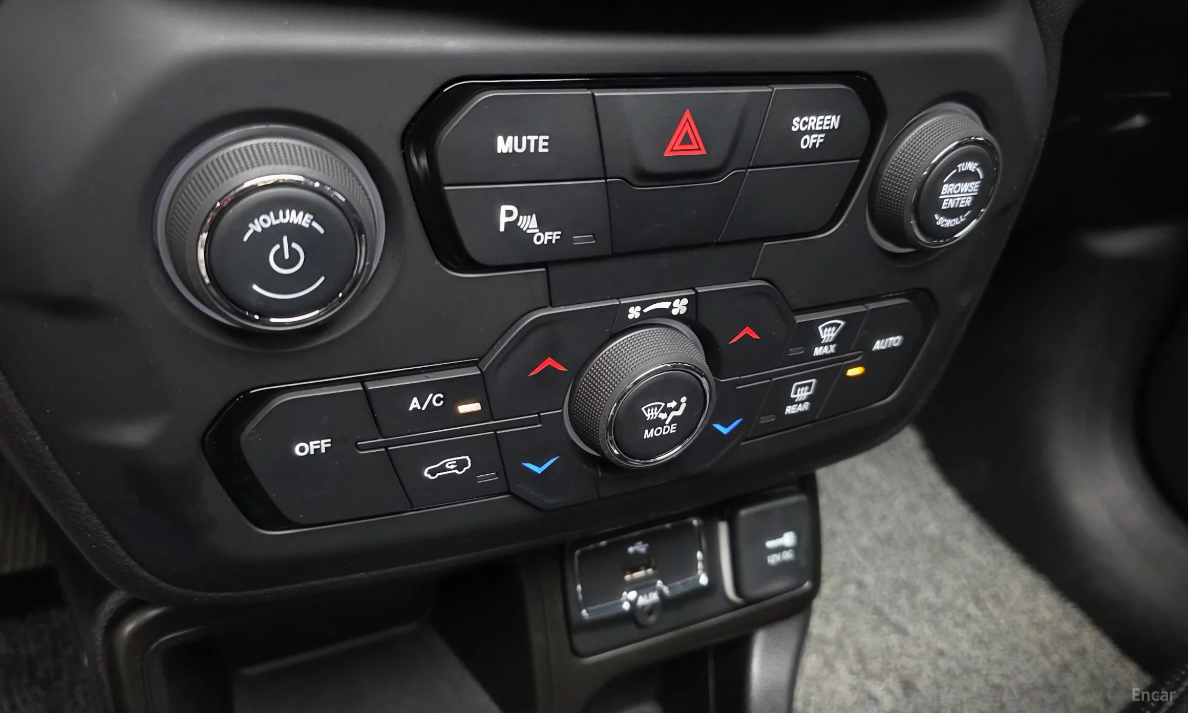 Jeep Renegade превью 17