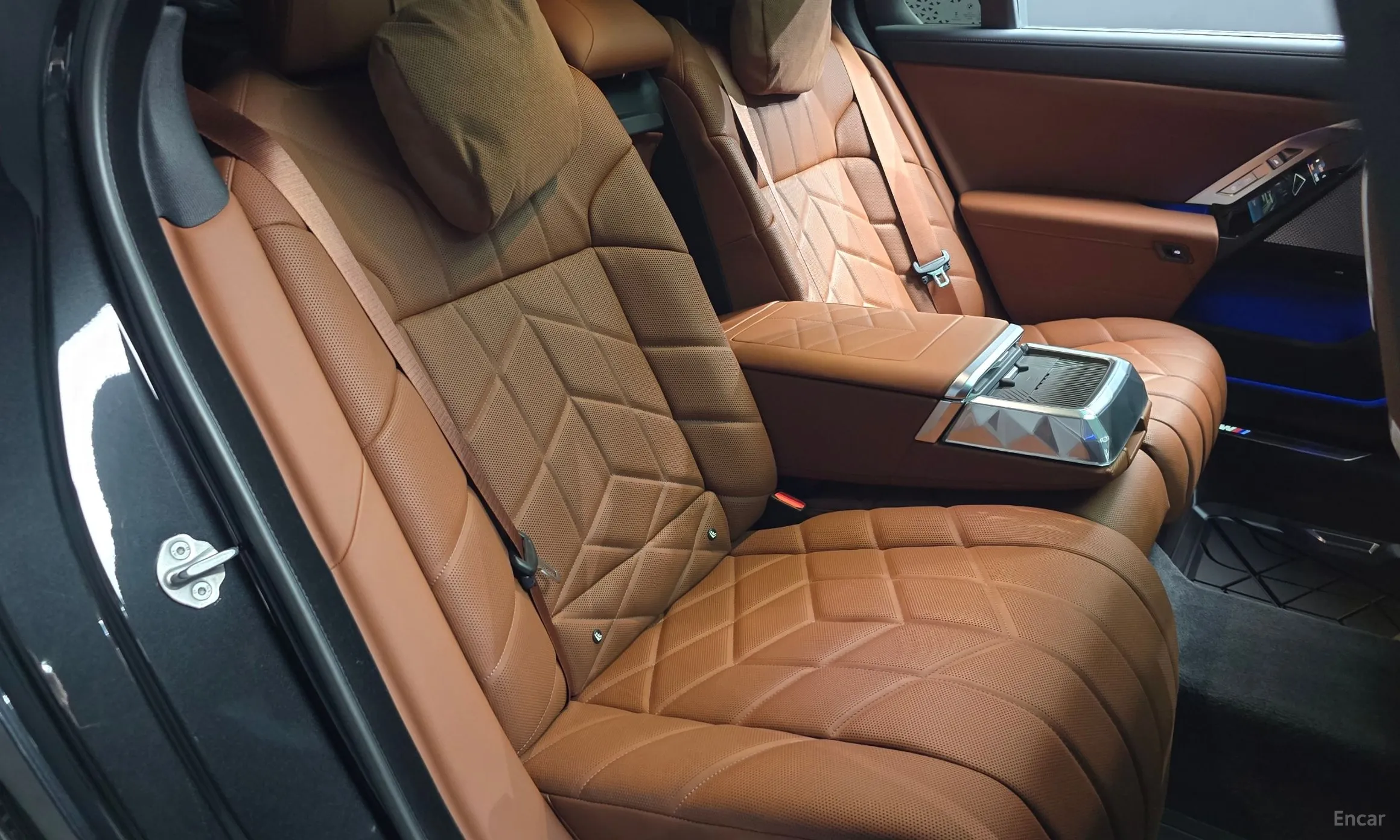 BMW 7 Series (G70) превью 11