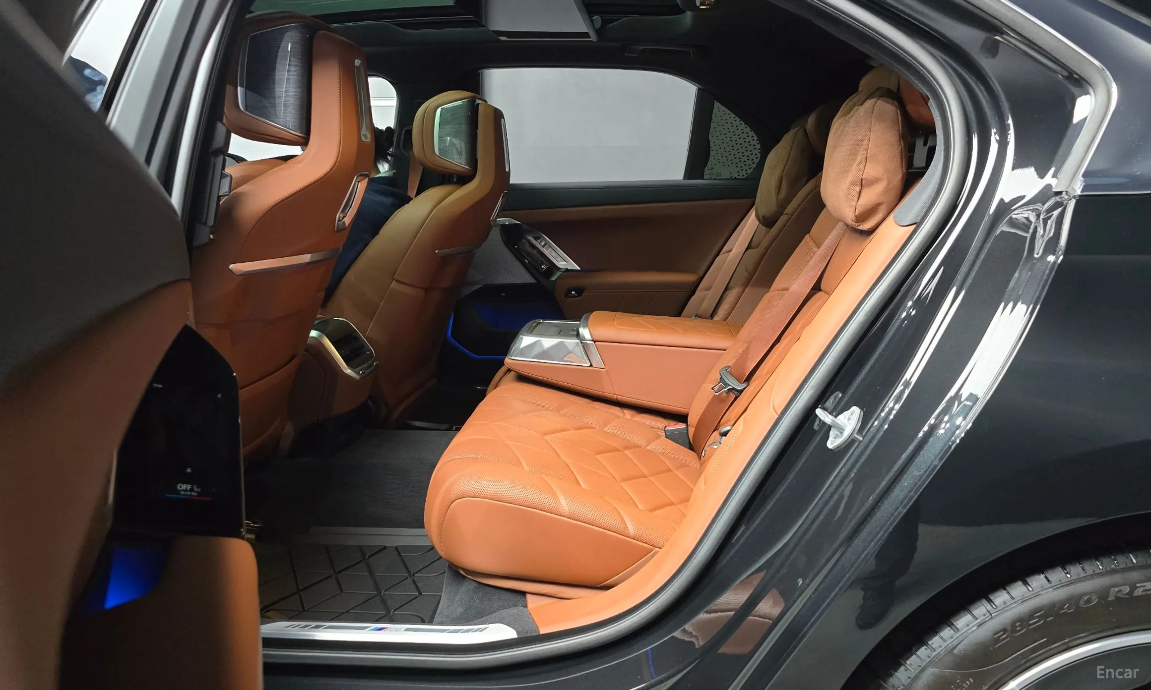 BMW 7 Series (G70) превью 13