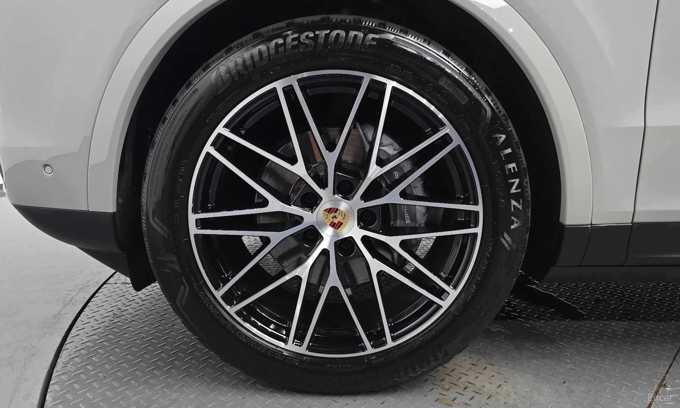 Porsche Cayenne (PO536) превью 5
