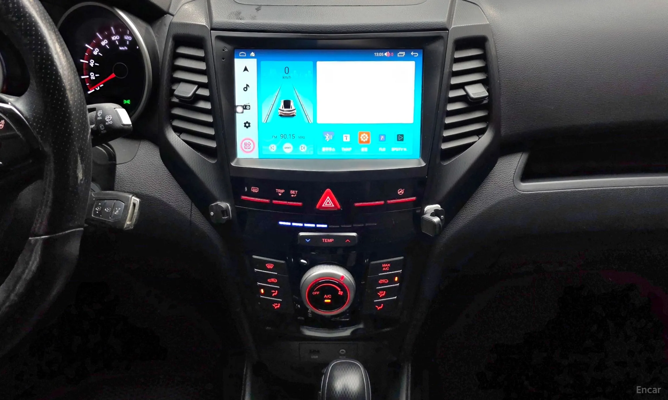 KG Mobility (SsangYong) Tivoli Air превью 15