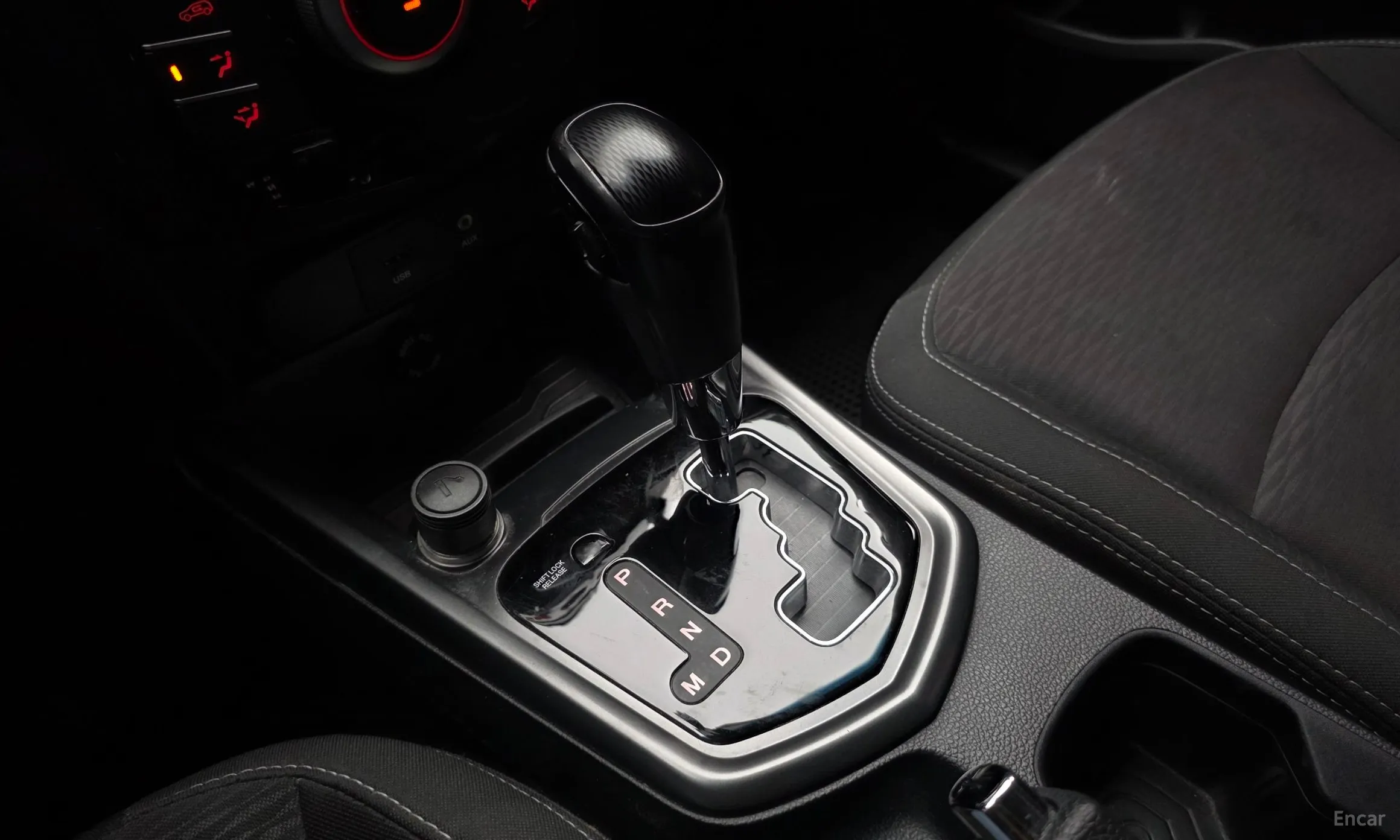 KG Mobility (SsangYong) Tivoli Air превью 9
