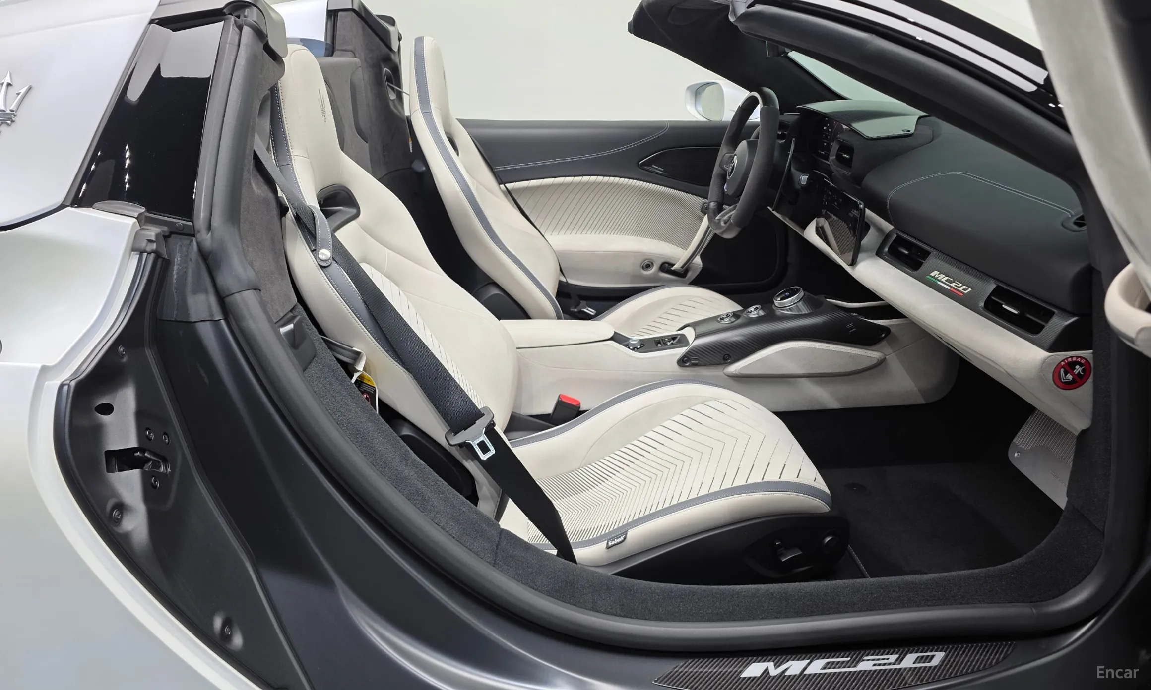 Maserati MC20 превью 11