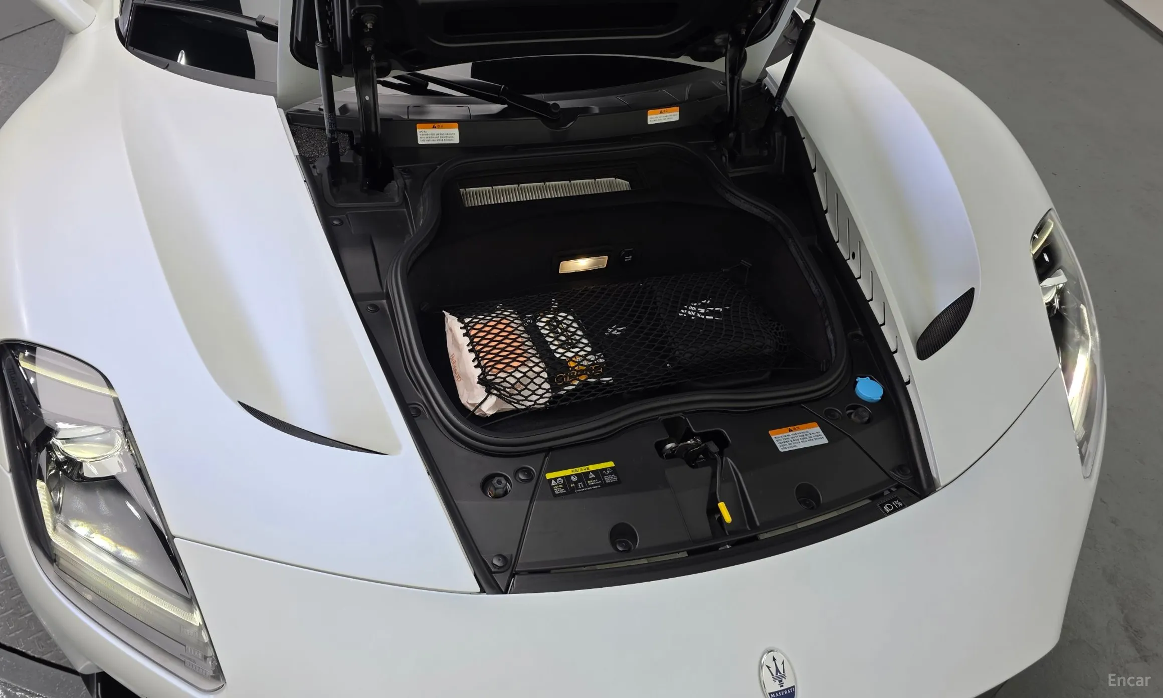 Maserati MC20 превью 6