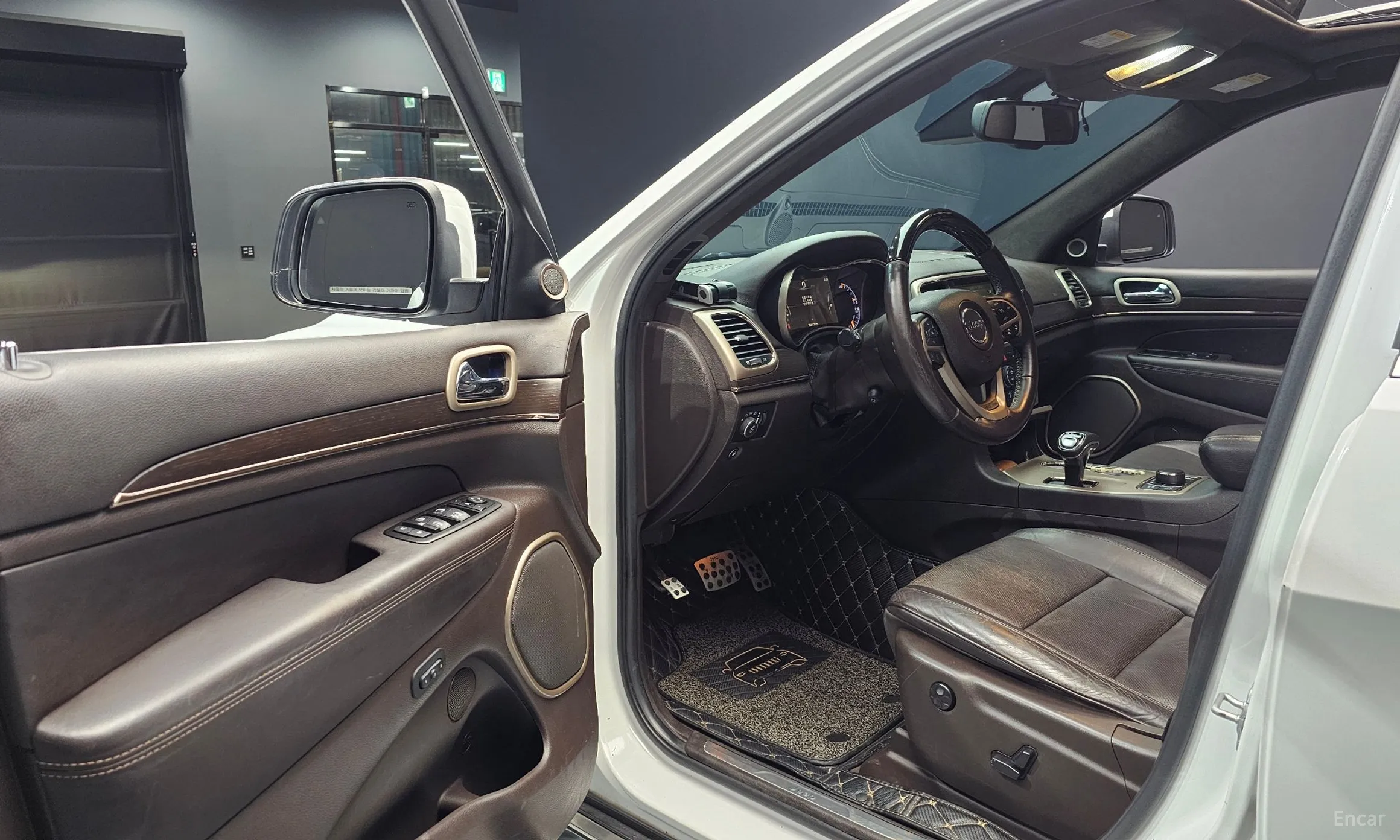 Jeep Grand Cherokee превью 10