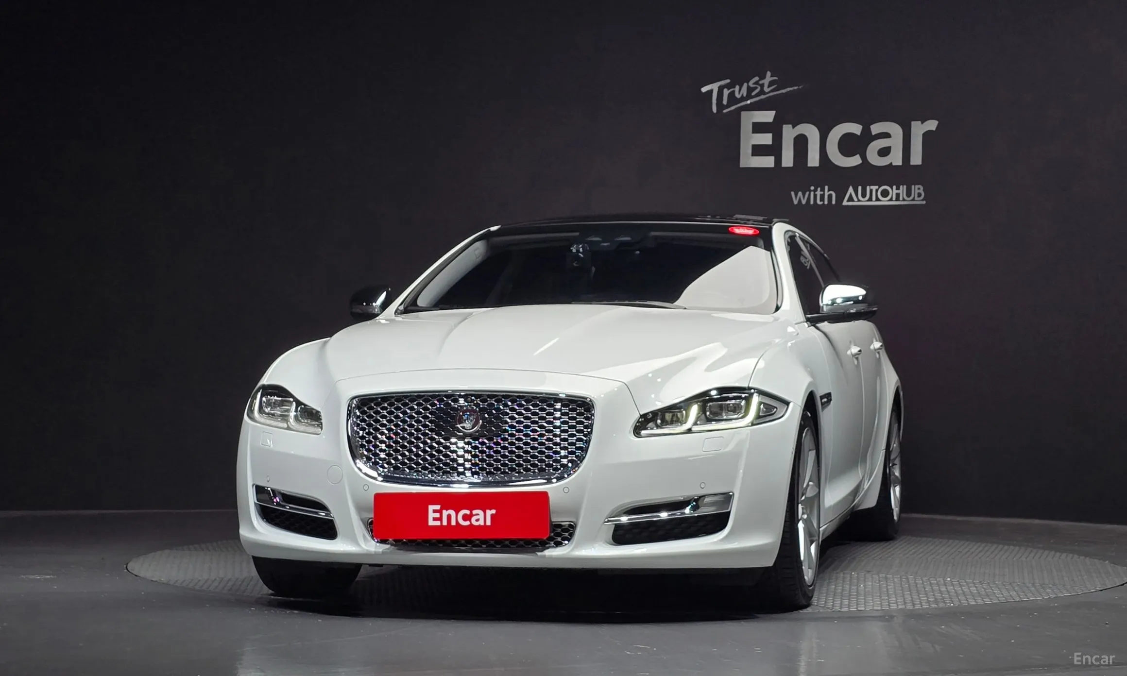 Jaguar All New XJ превью 3