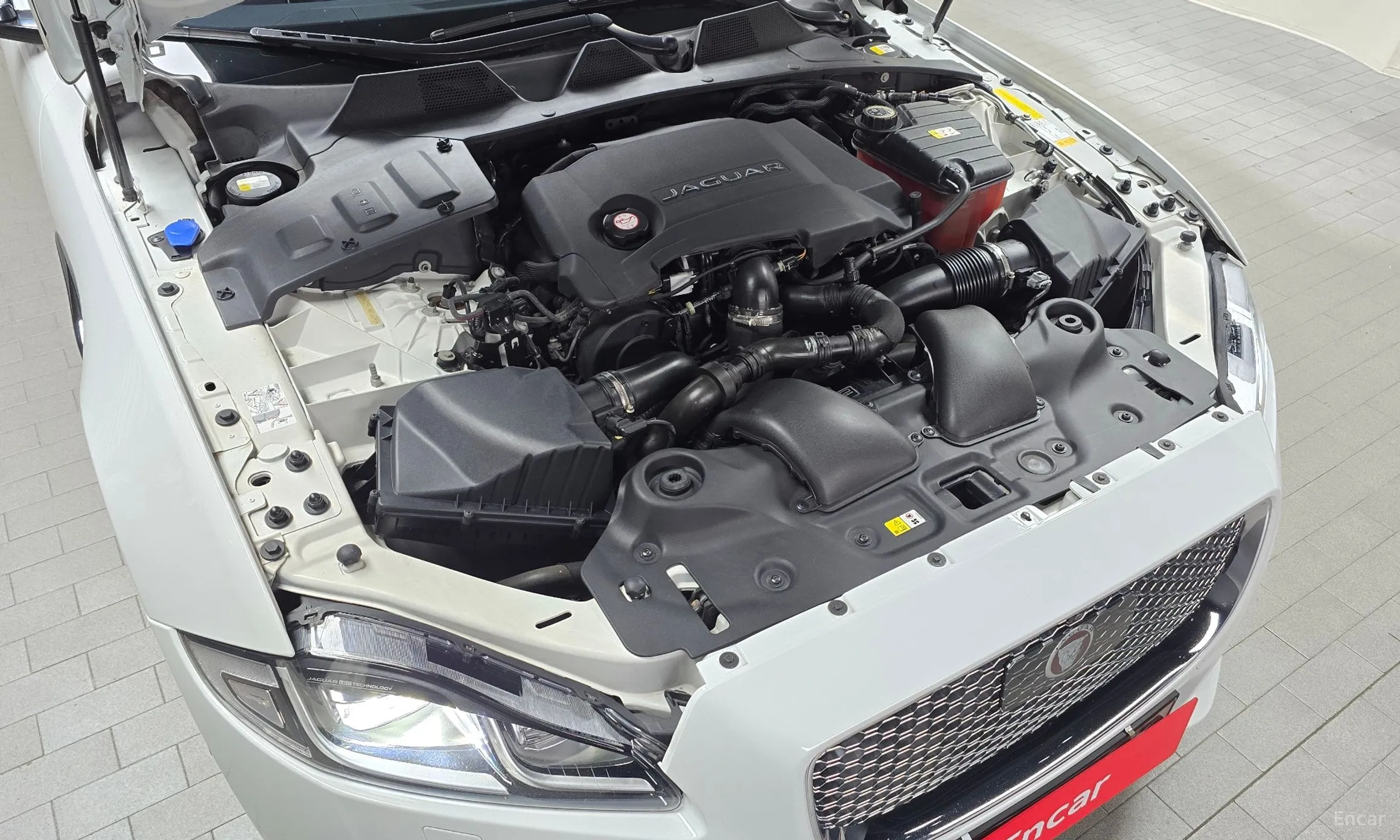 Jaguar All New XJ превью 6