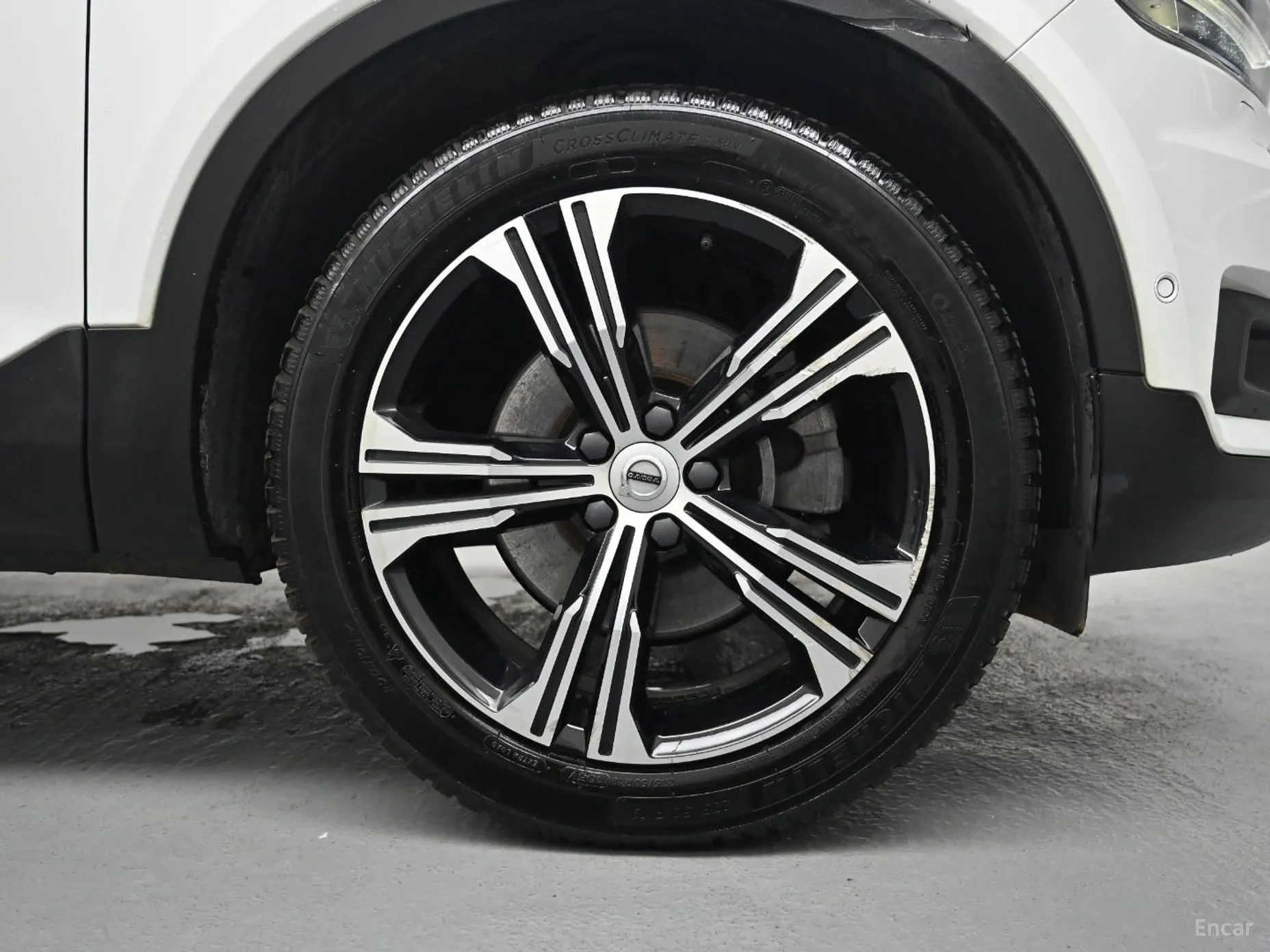 Volvo XC40 превью 10