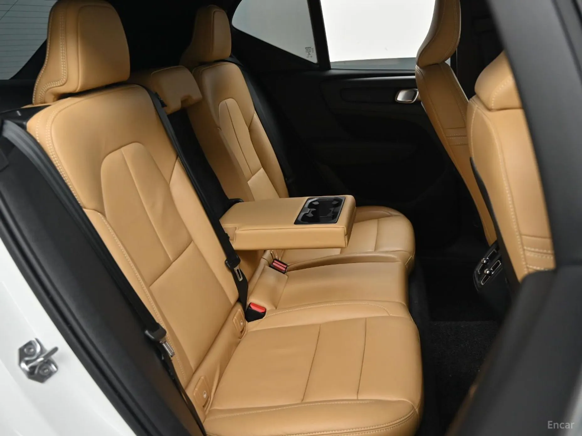 Volvo XC40 превью 12