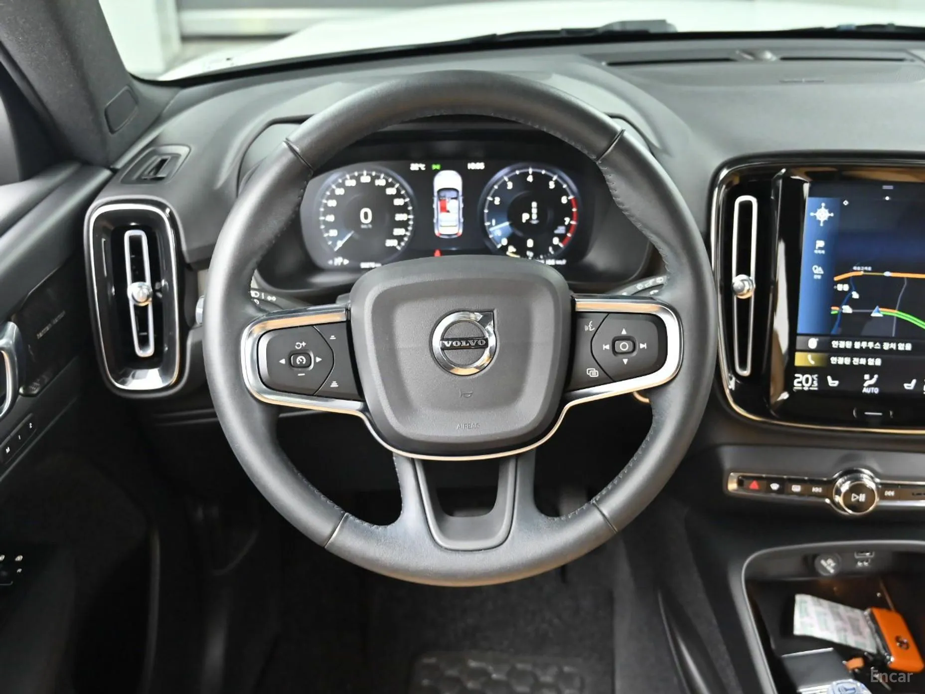 Volvo XC40 превью 13