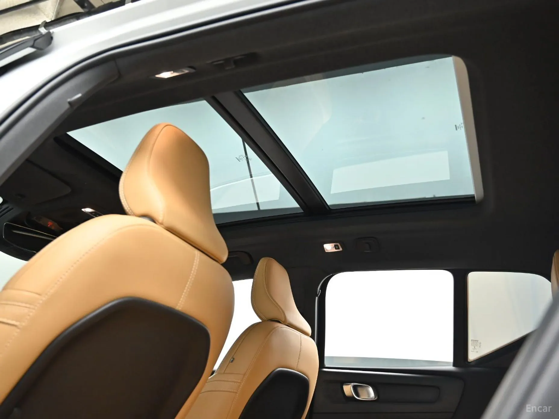 Volvo XC40 превью 18