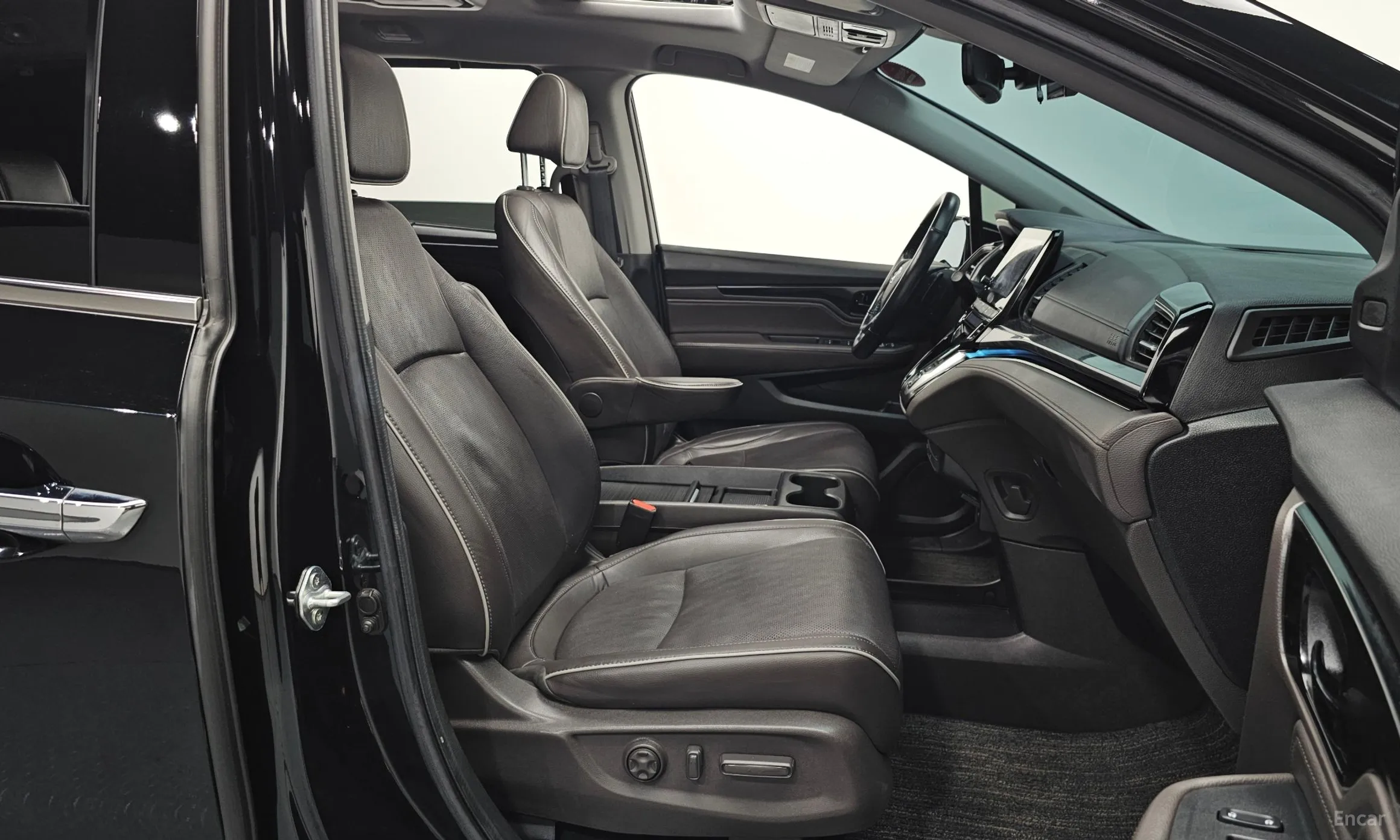 Honda Odyssey превью 11