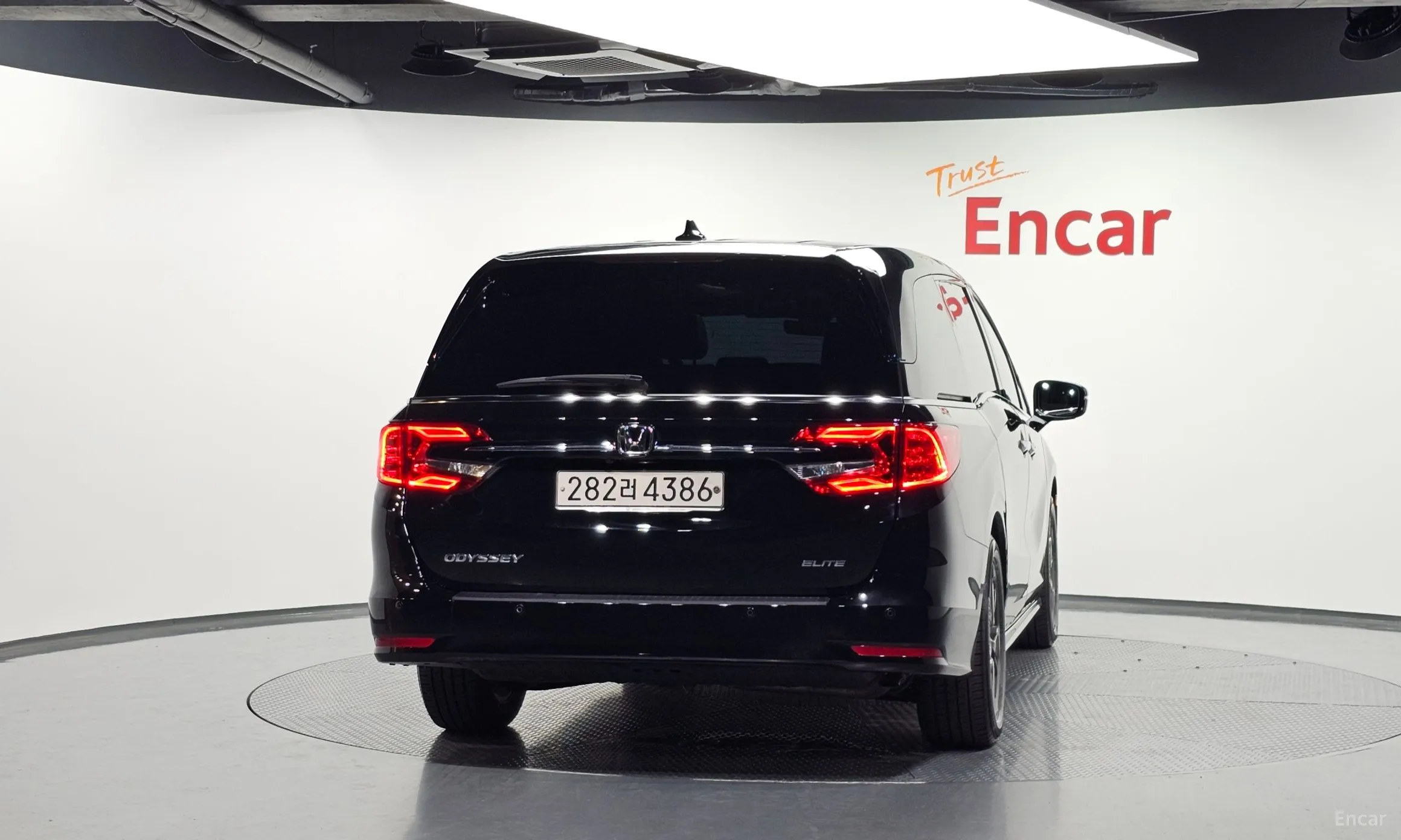 Honda Odyssey превью 4