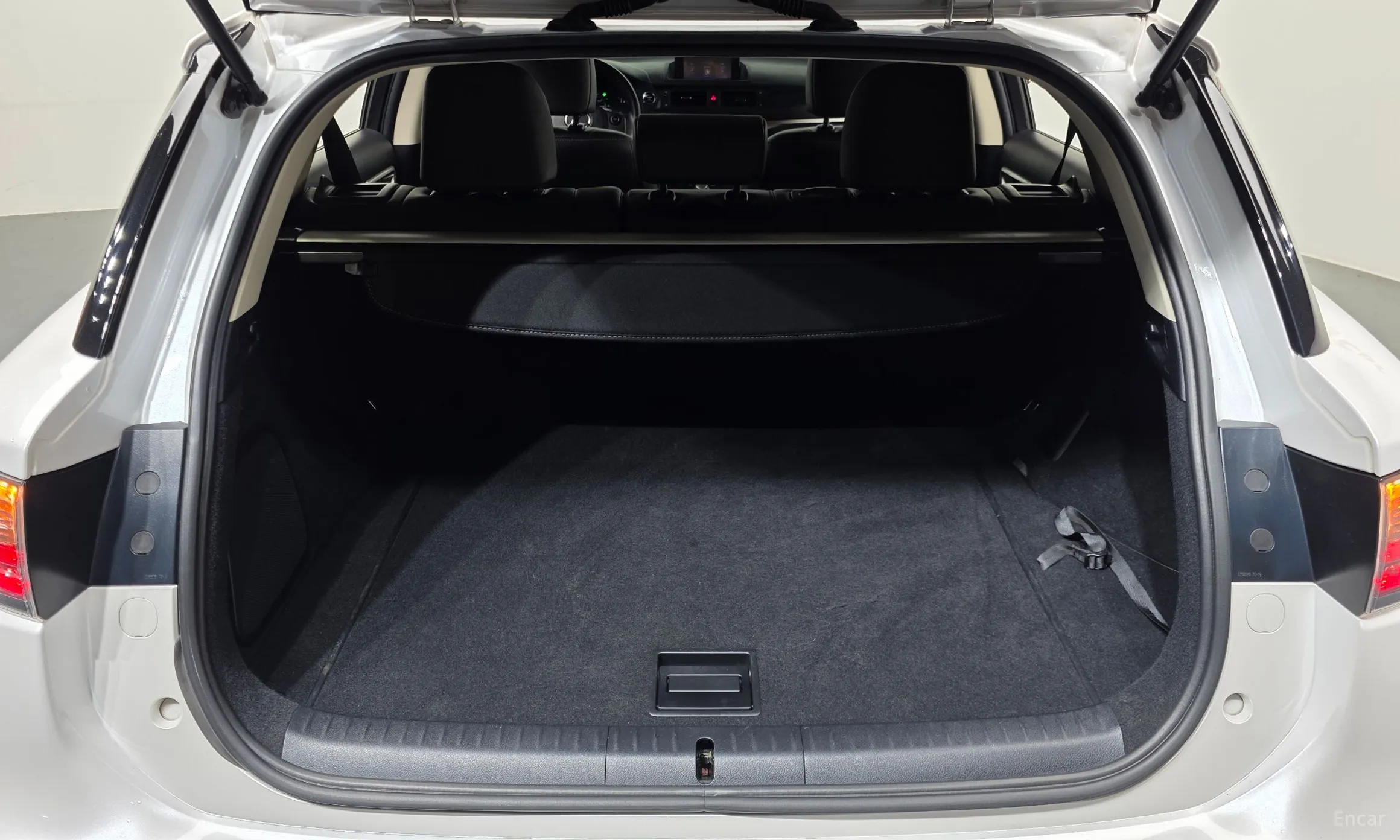 Lexus CT200h превью 20